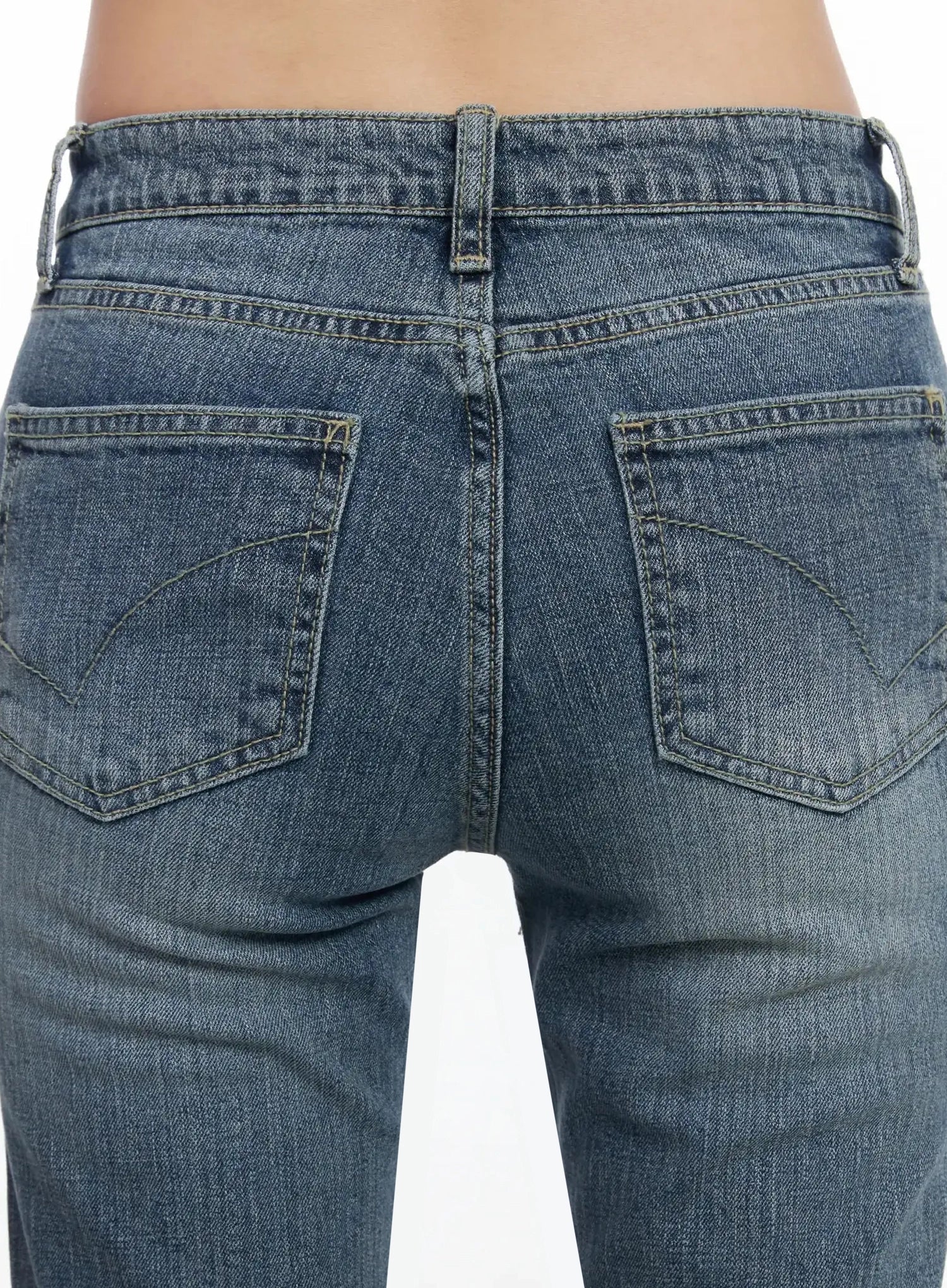 Amaris Low-Rise Bootcut Flared Jeans IM503 - Image 14
