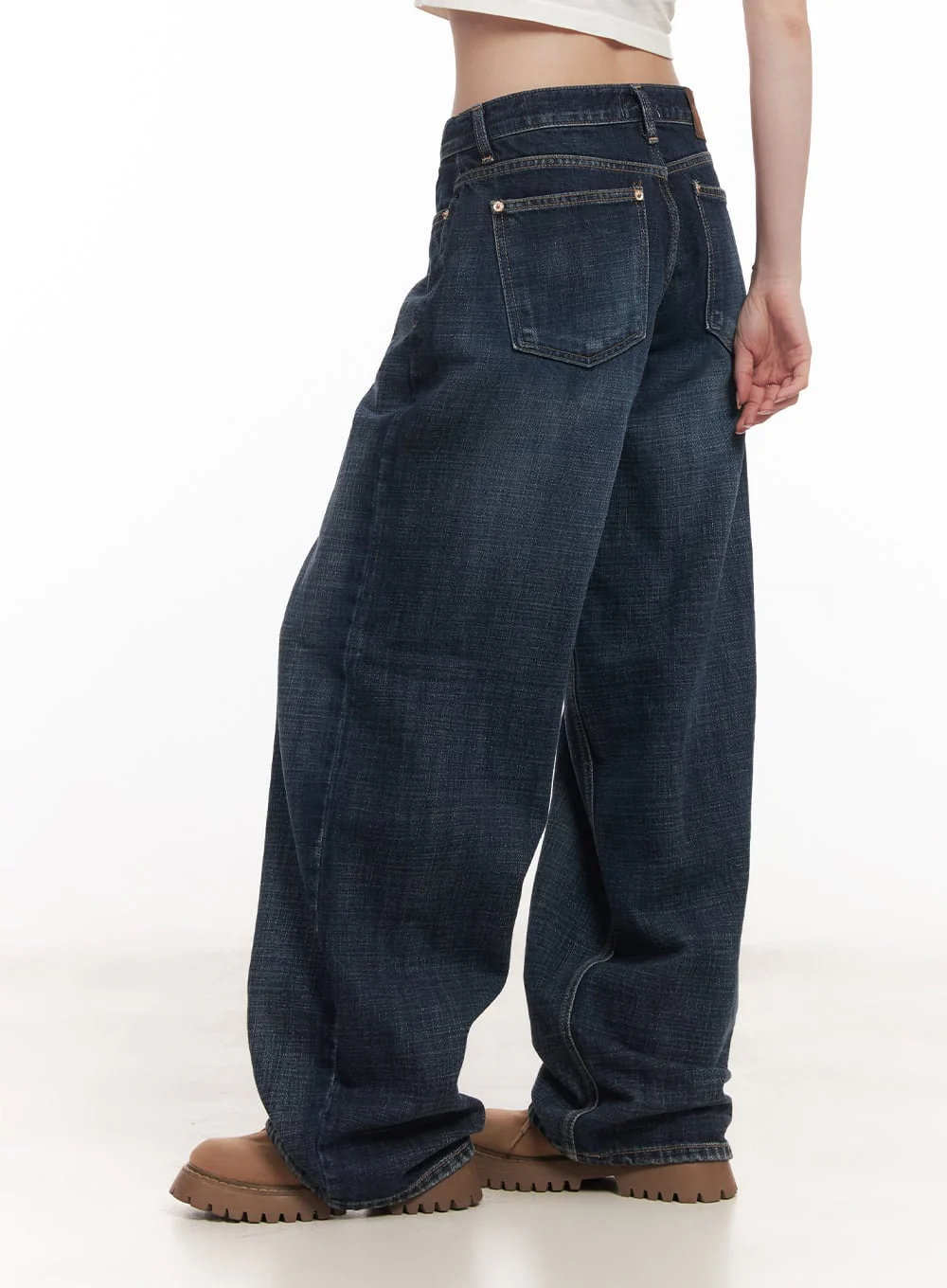 Annie Washed Wide-Leg Jeans CM518 - Image 6