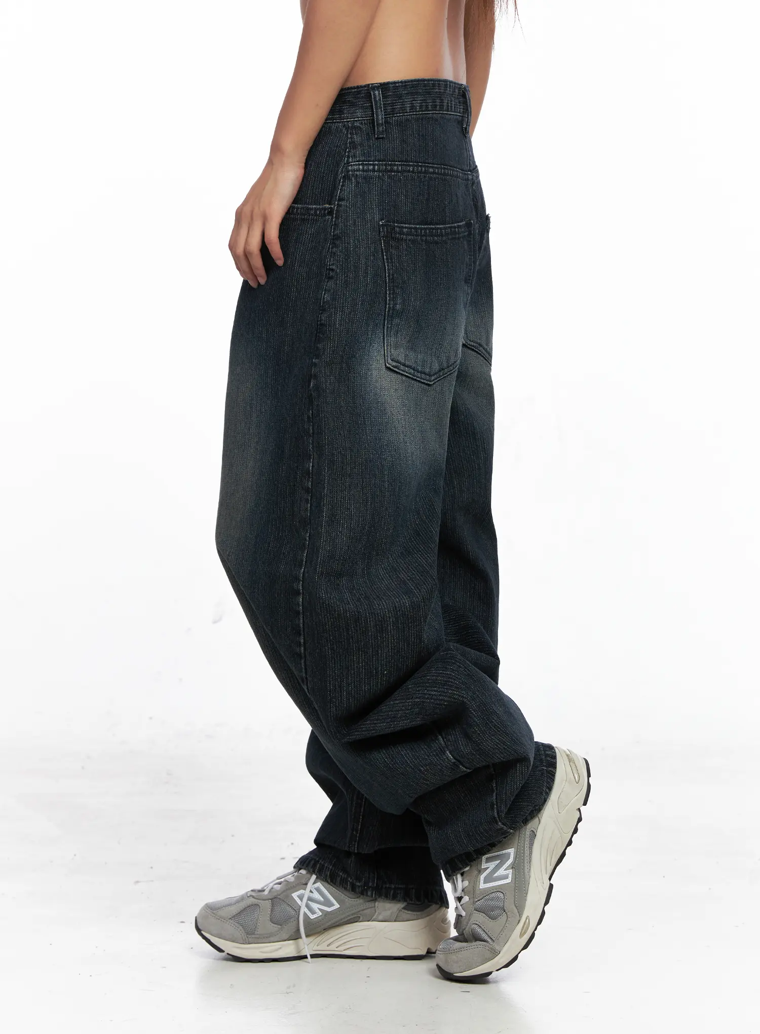 Aspyn Wide-Leg Washed Corduroy Jeans CO510 - Image 3