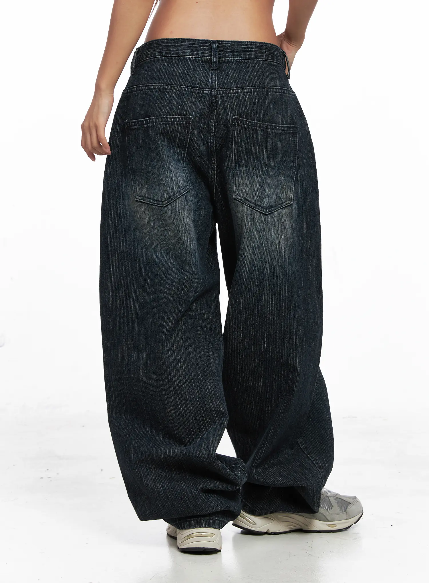 Aspyn Wide-Leg Washed Corduroy Jeans CO510 - Image 4