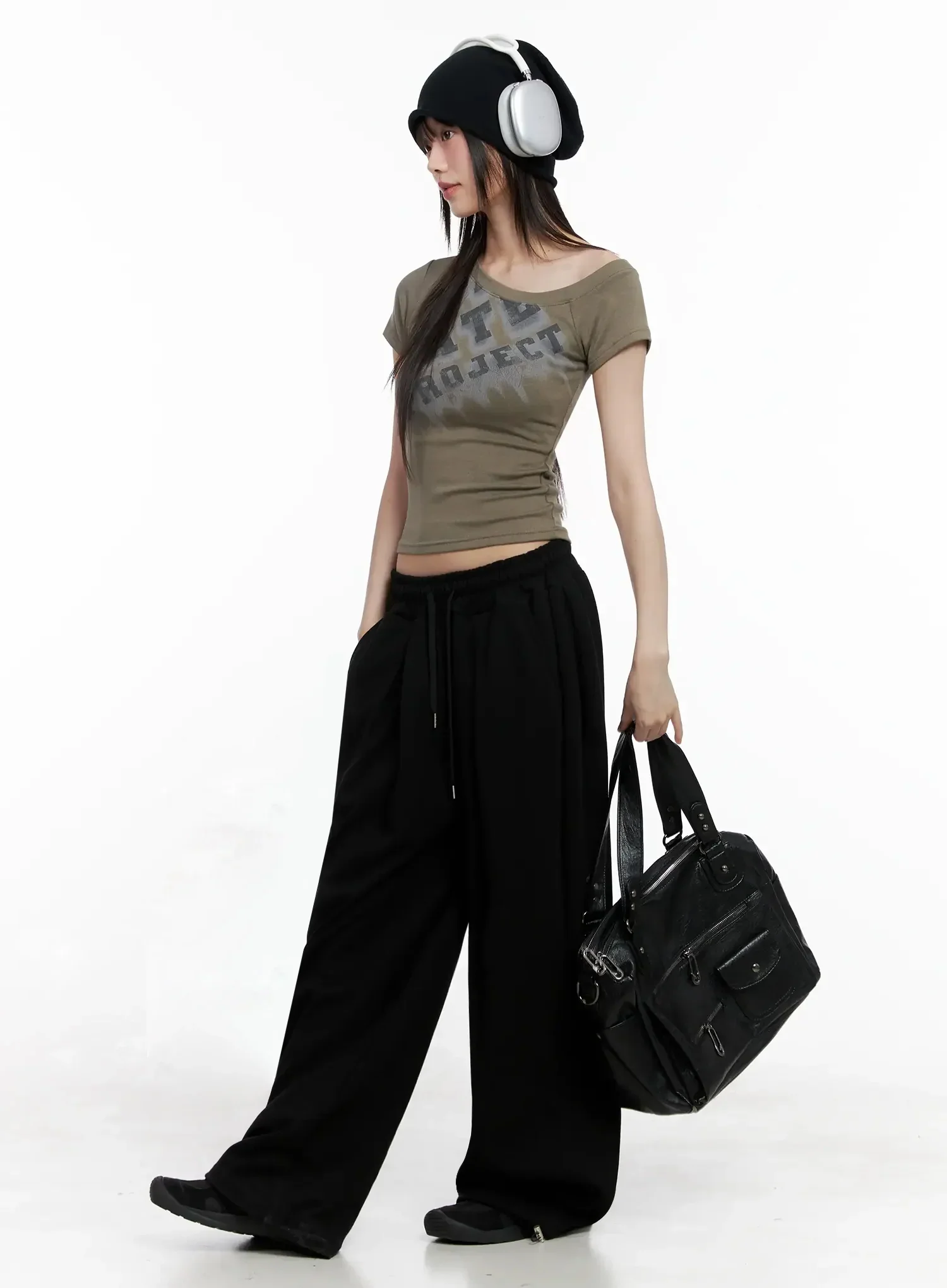 Asymmetric Off-Shoulder Graphic Top IL528 - Image 15