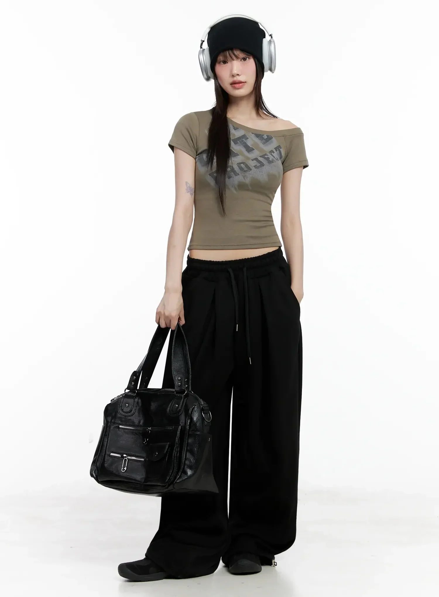 Asymmetric Off-Shoulder Graphic Top IL528 - Image 2