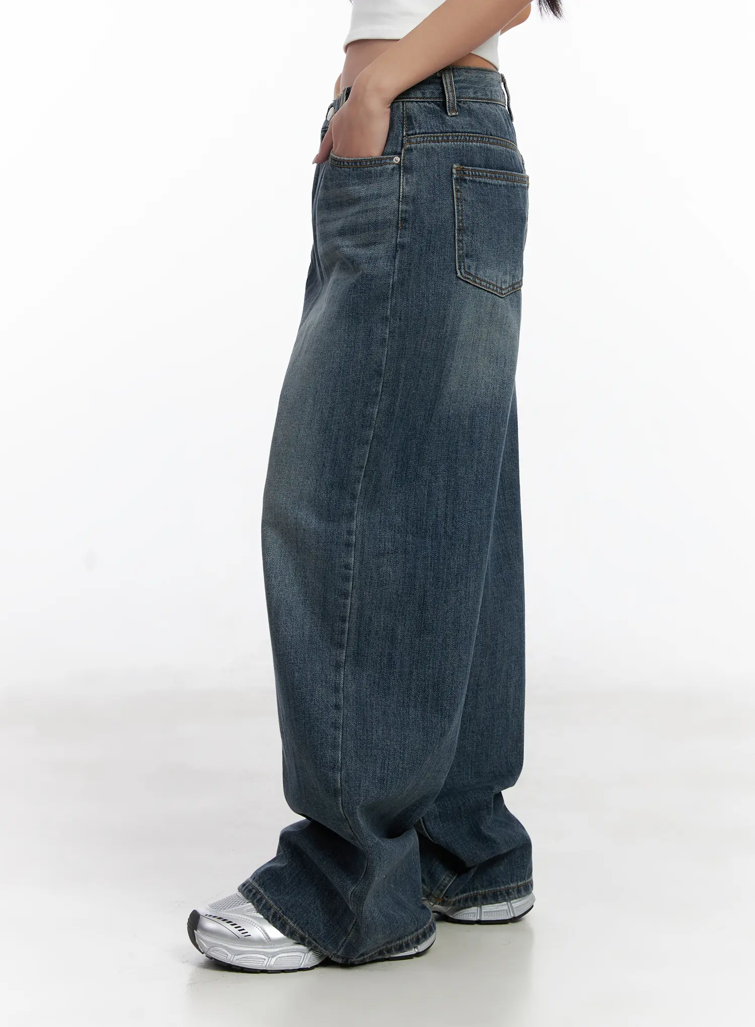 Aya Washed Baggy Jeans CN528 - Image 5