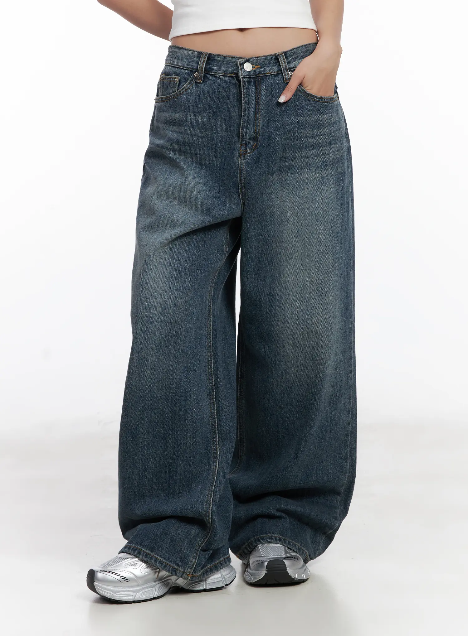 Aya Washed Baggy Jeans CN528 - Image 9