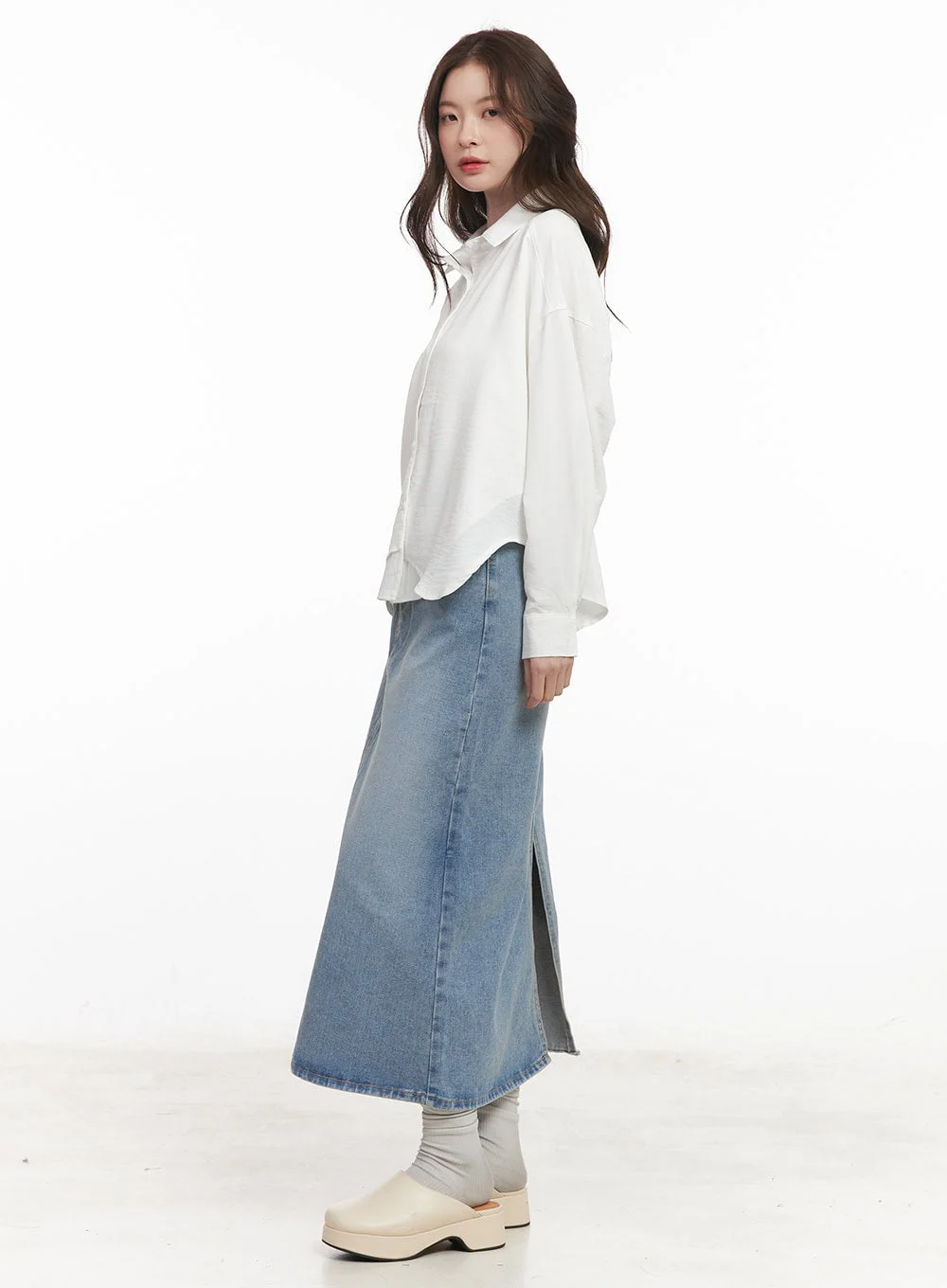 Back-Slit Stitched Denim Maxi Skirt CM511 - Image 4