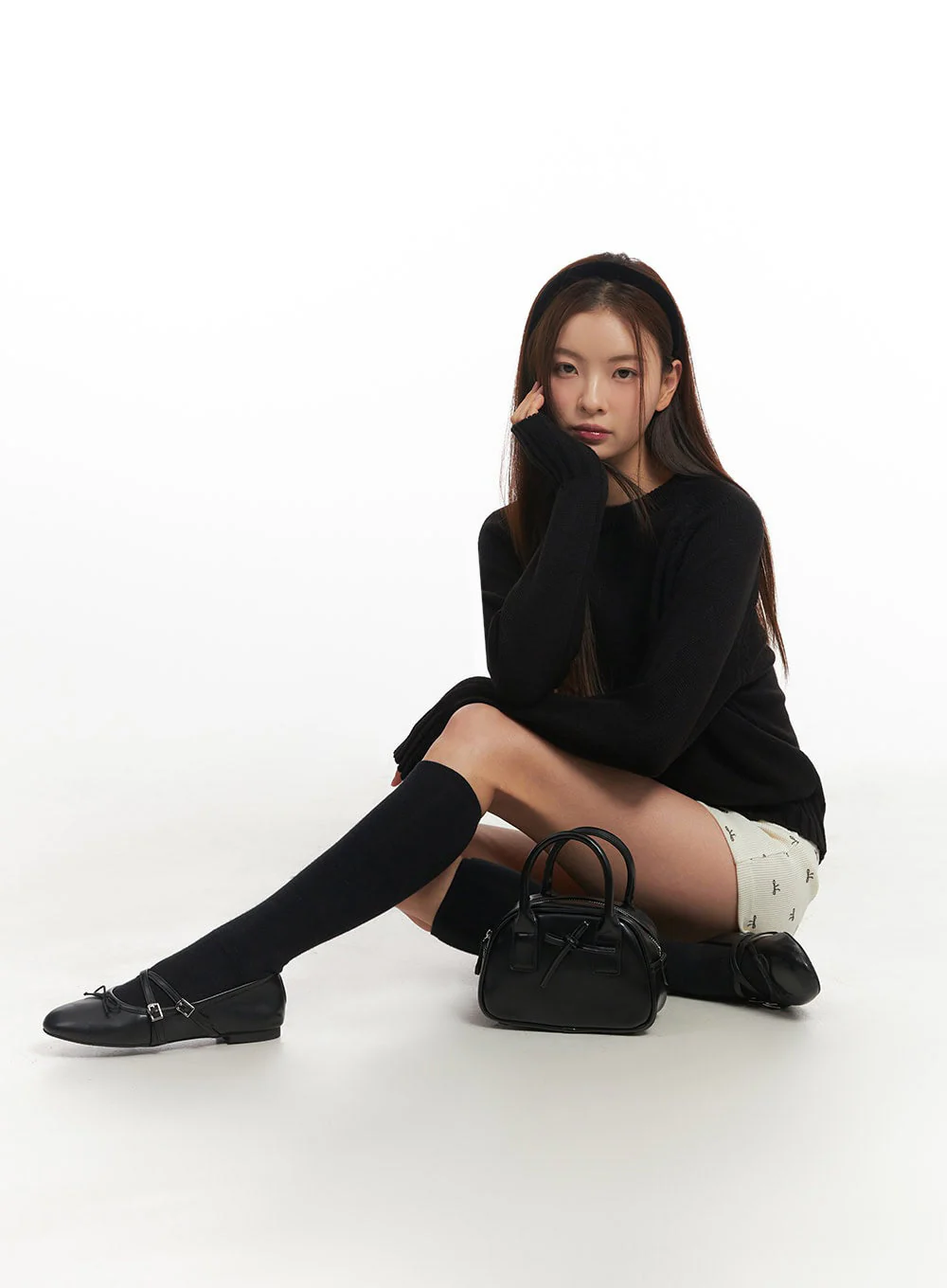 Basic Round Neck Sweater IM513 - Image 12