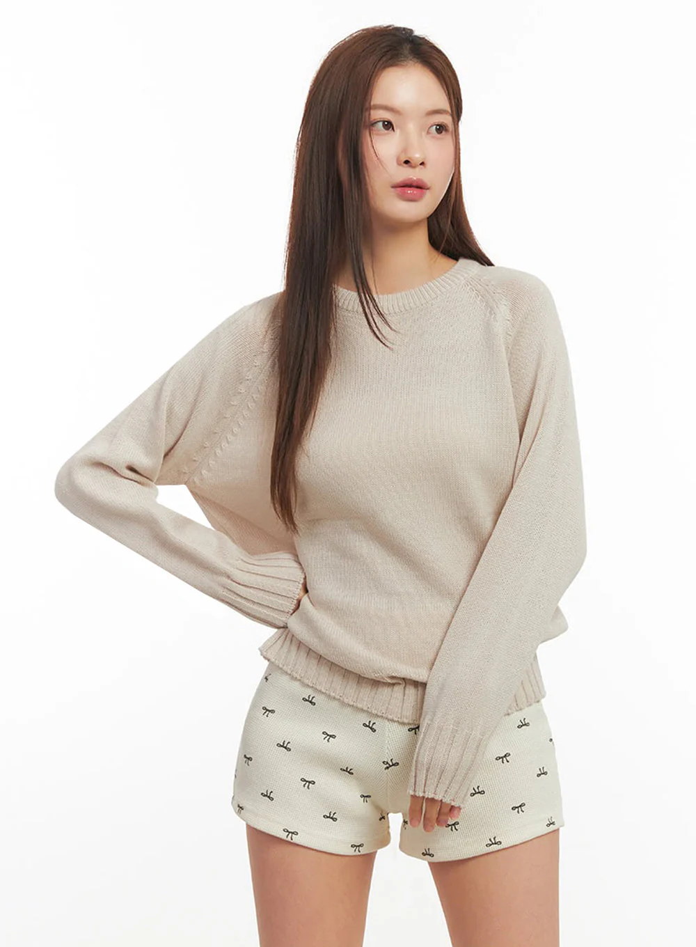 Basic Round Neck Sweater IM513 - Image 15
