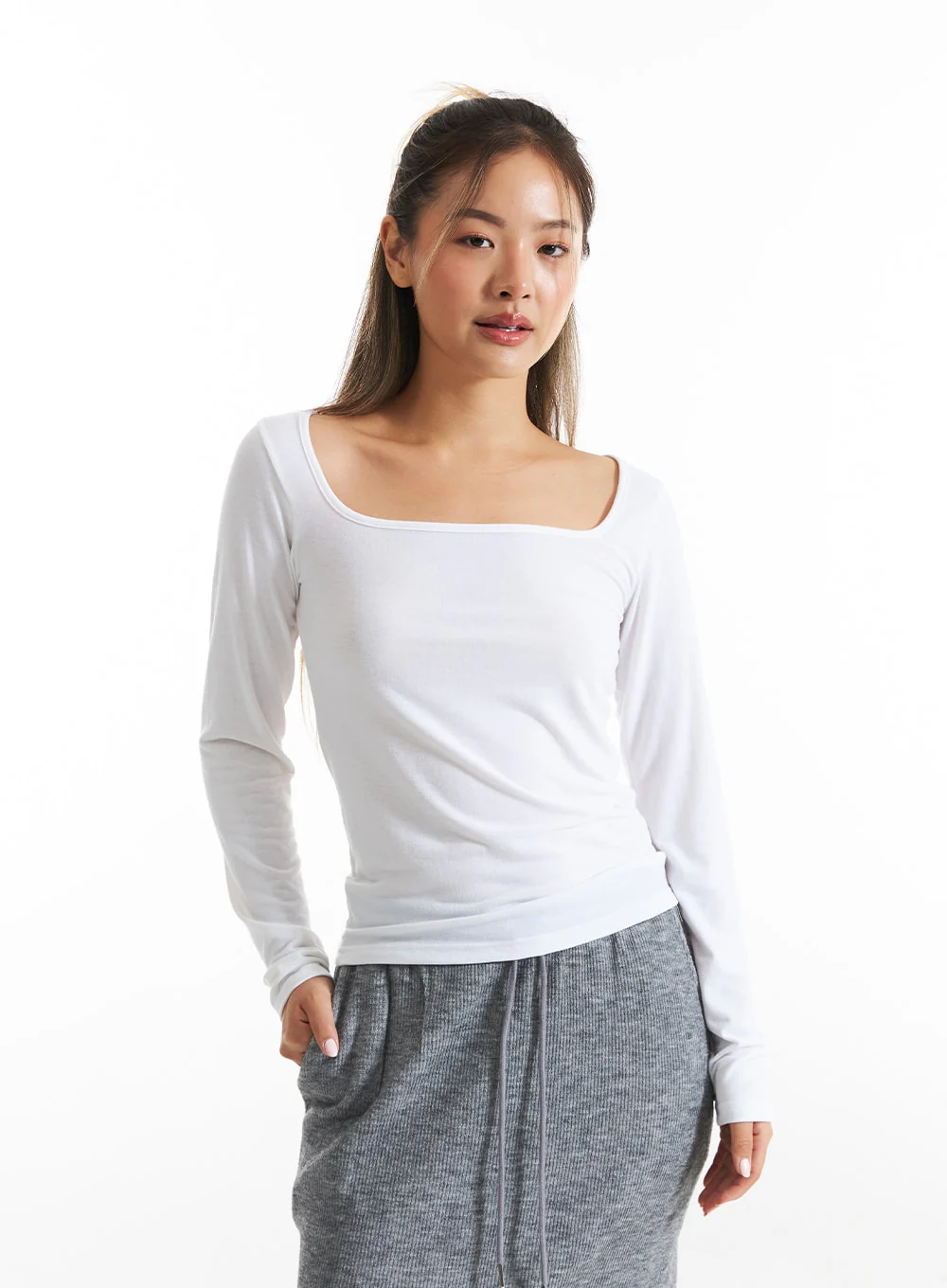 Basic Square Neck T-Shirt CO313 - Image 4