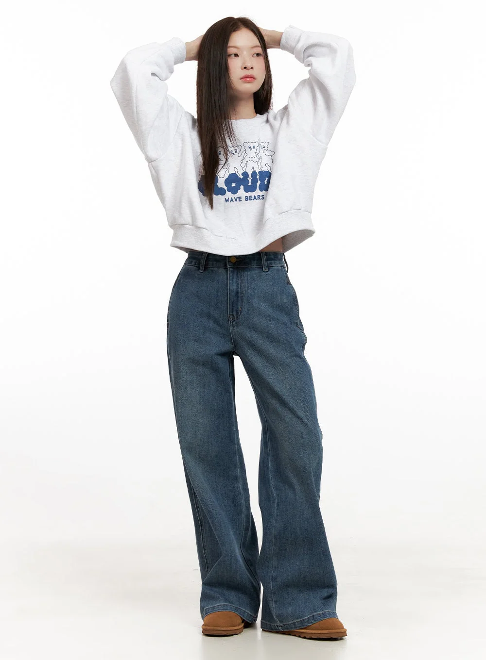 Bear Graphic Long Sleeve Crewneck ON422 - Image 2