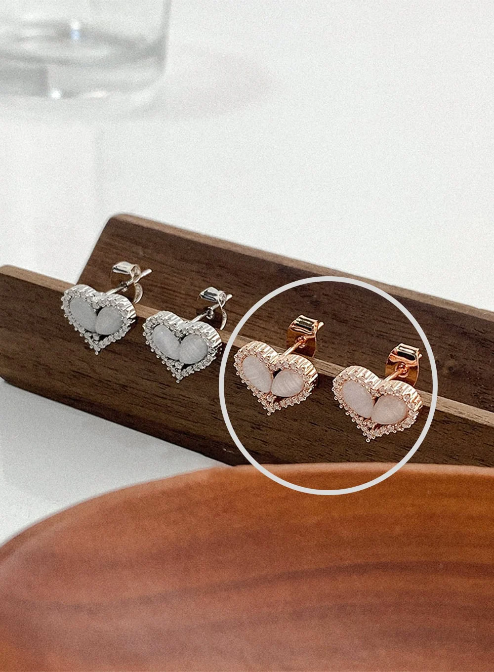 Bloom Faux Pearl Heart Earrings IA517 - Image 4