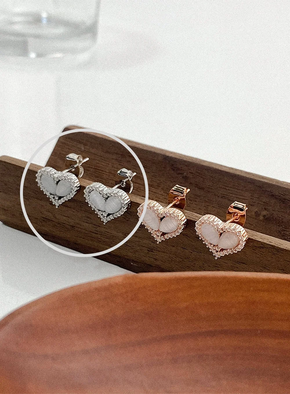 Bloom Faux Pearl Heart Earrings IA517 - Image 5