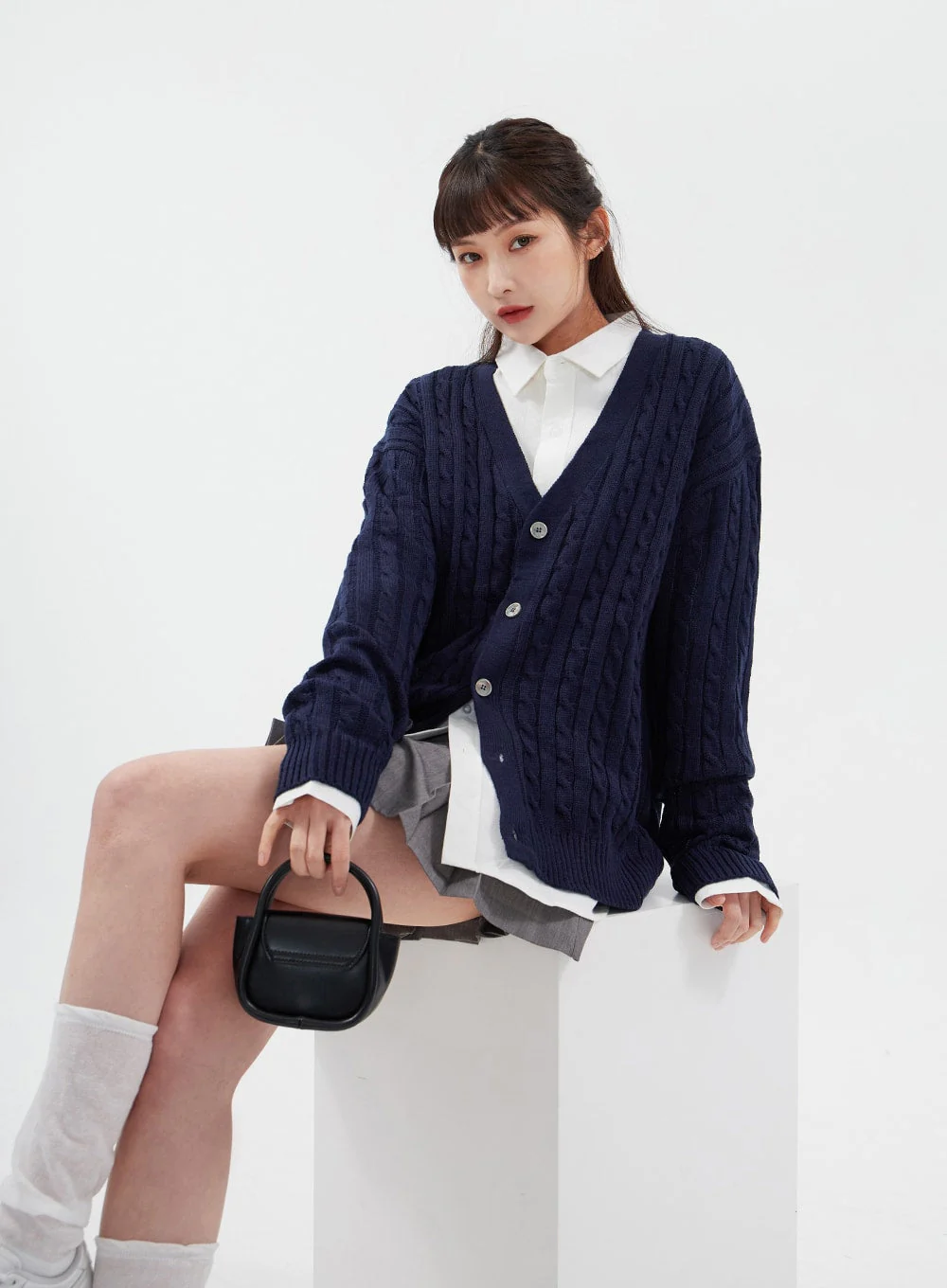 Cable Knit Relaxed Fit Cardigan C7102 - Image 16