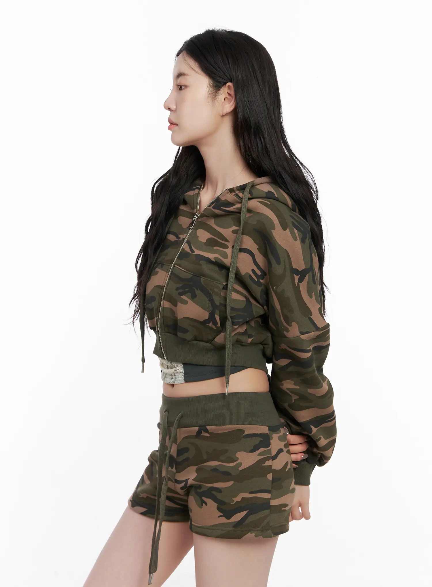 Camo Graphic Crop Hoodie CN513 - Image 6