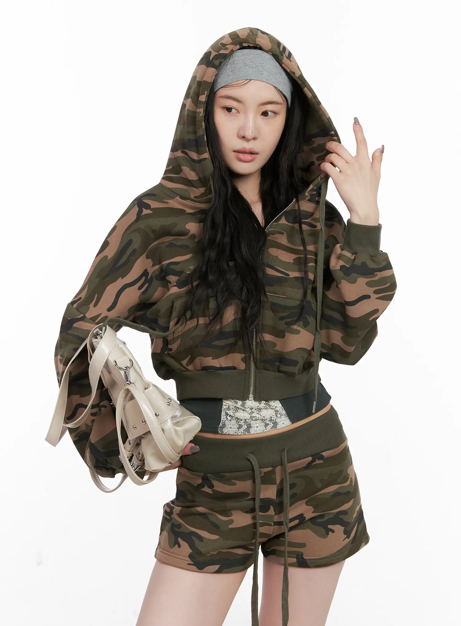 Camo Graphic Crop Hoodie CN513 - Image 8
