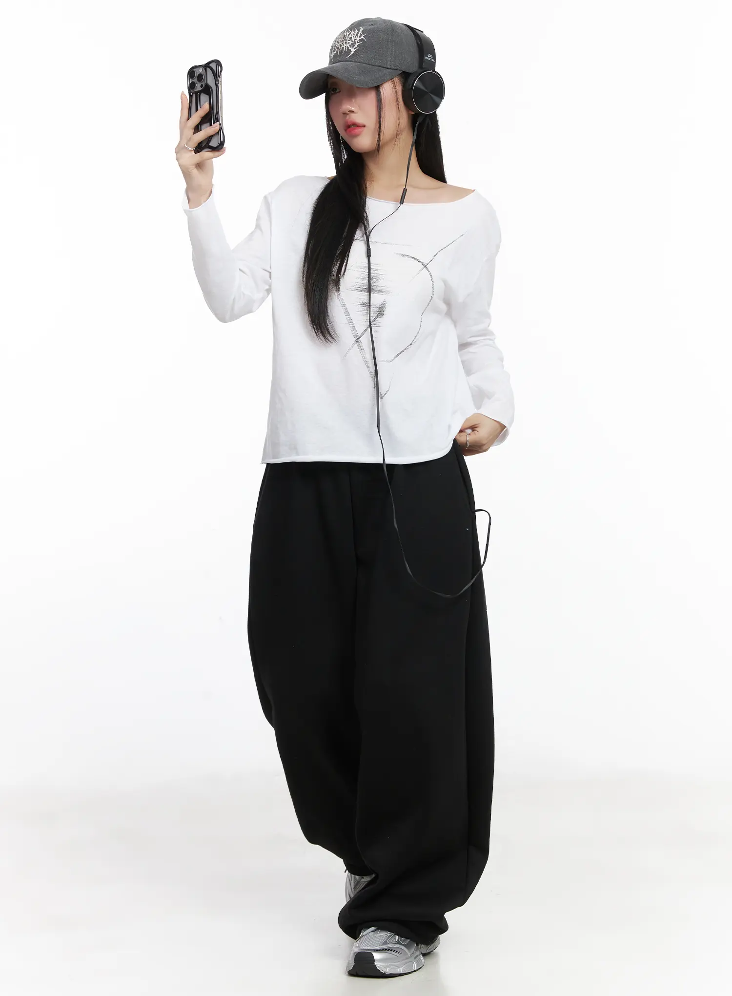 Casual Relaxed Neck Graphic Long Sleeve Tee CD530