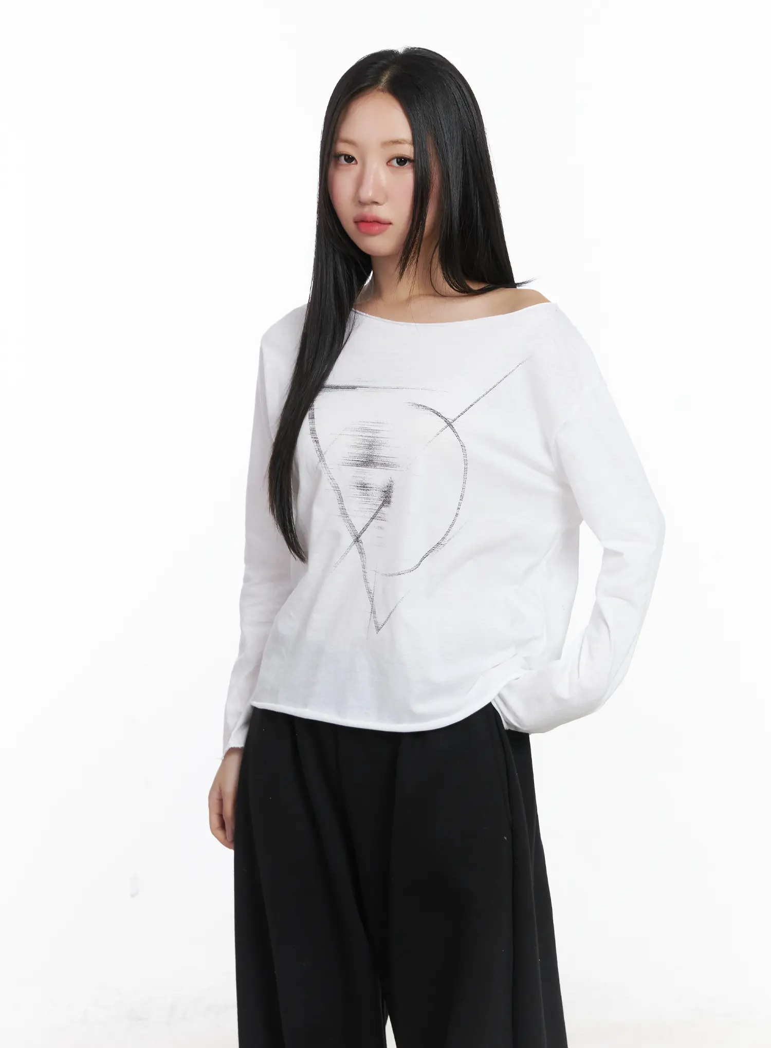Casual Relaxed Neck Graphic Long Sleeve Tee CD530 - Image 2