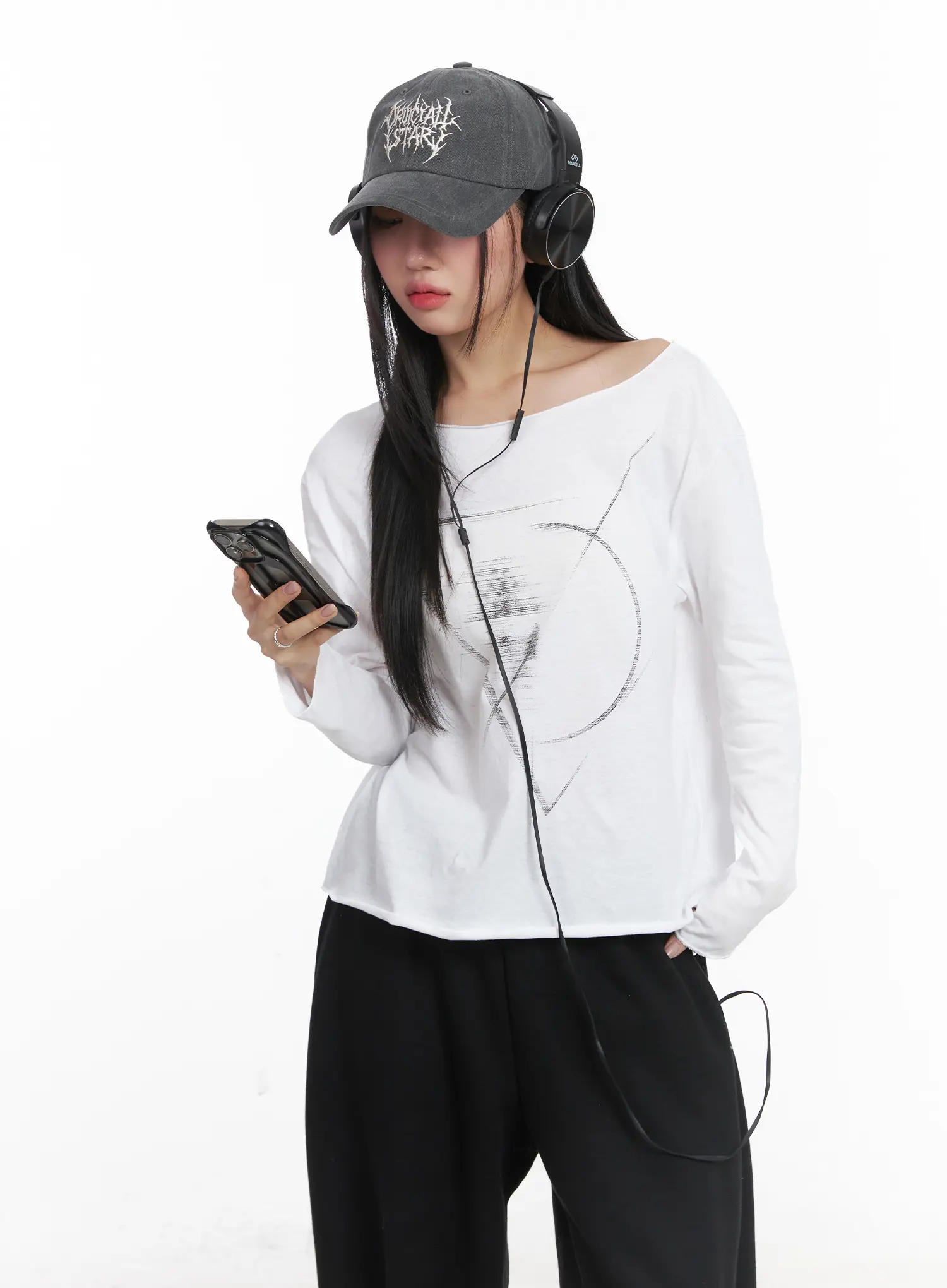 Casual Relaxed Neck Graphic Long Sleeve Tee CD530 - Image 8