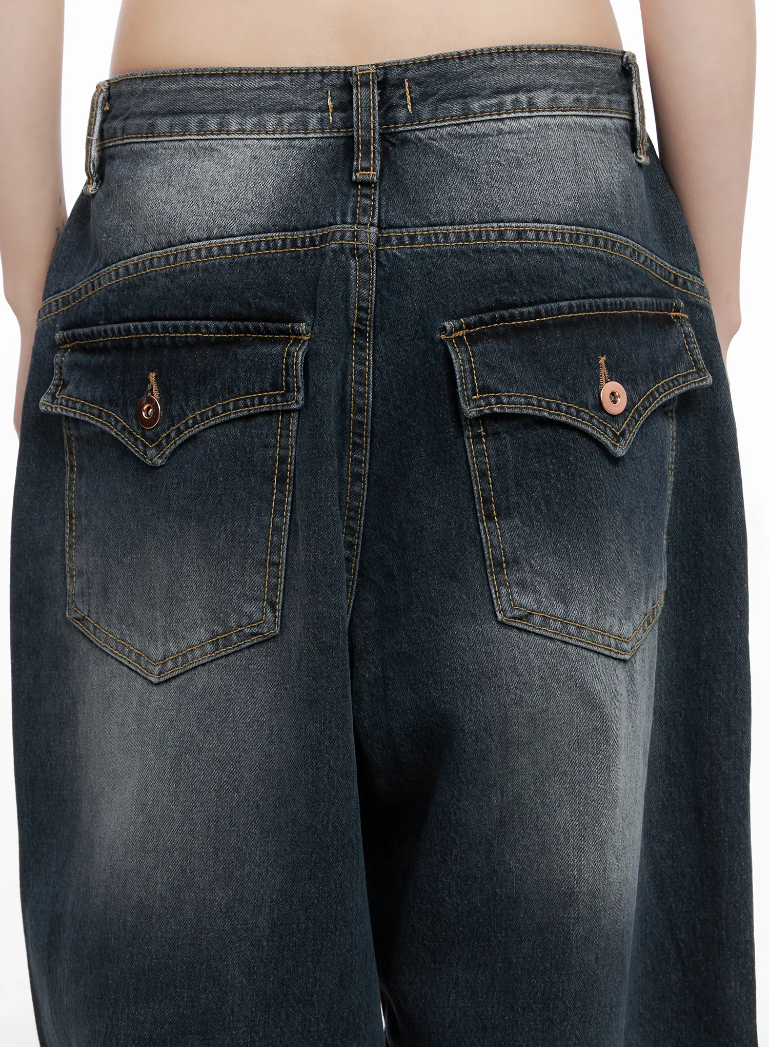 Celi Vintage Wash Wide-Leg Jeans CG515 - Image 6