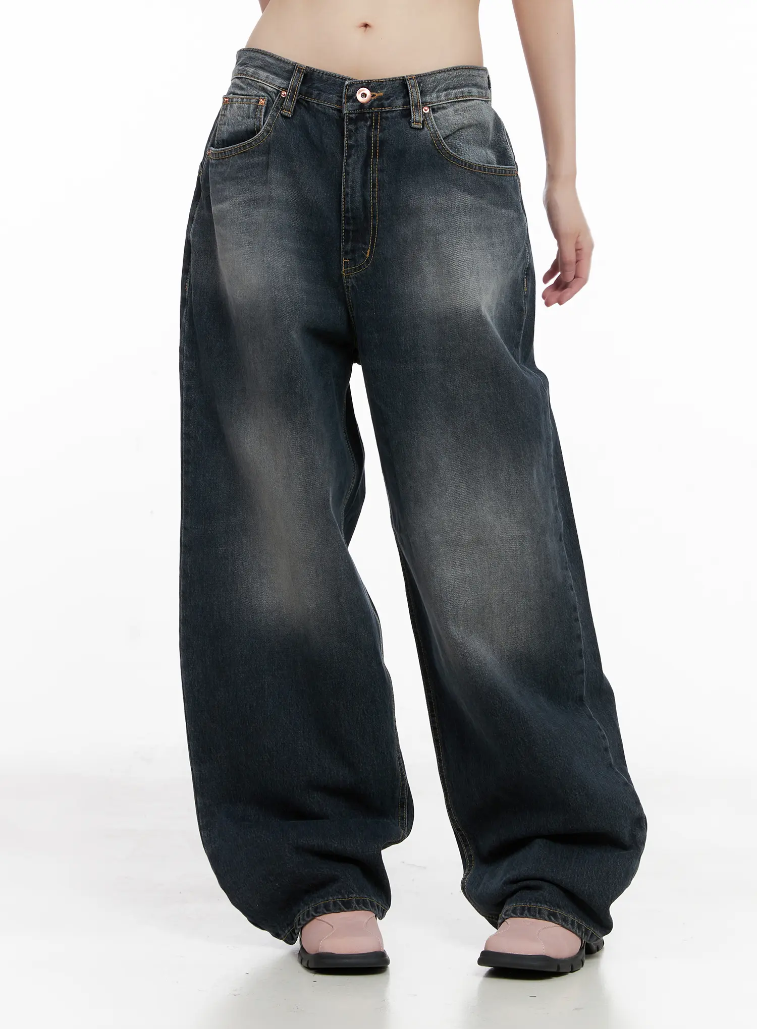 Celi Vintage Wash Wide-Leg Jeans CG515 - Image 9