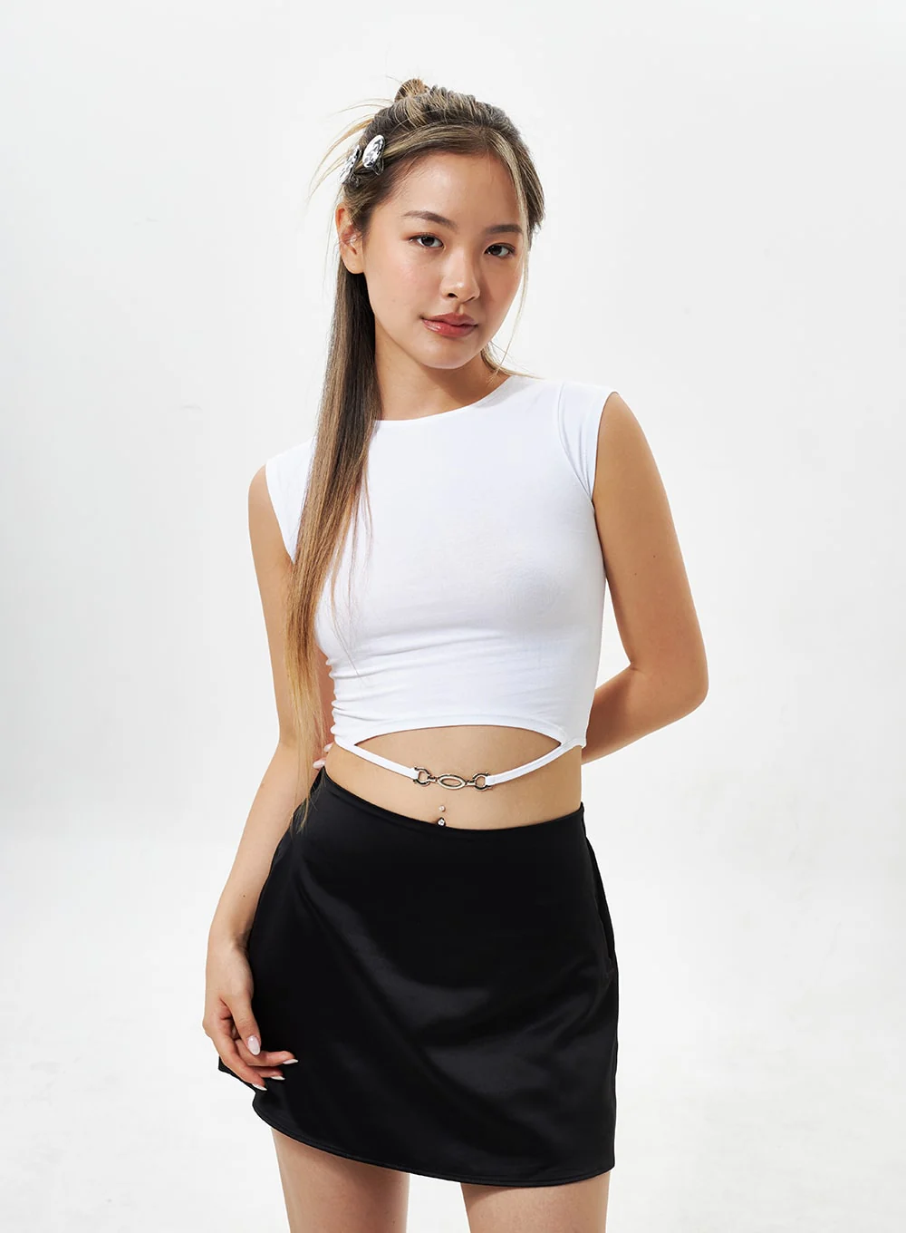 Chain Detail Cropped Top CY330 - Image 11