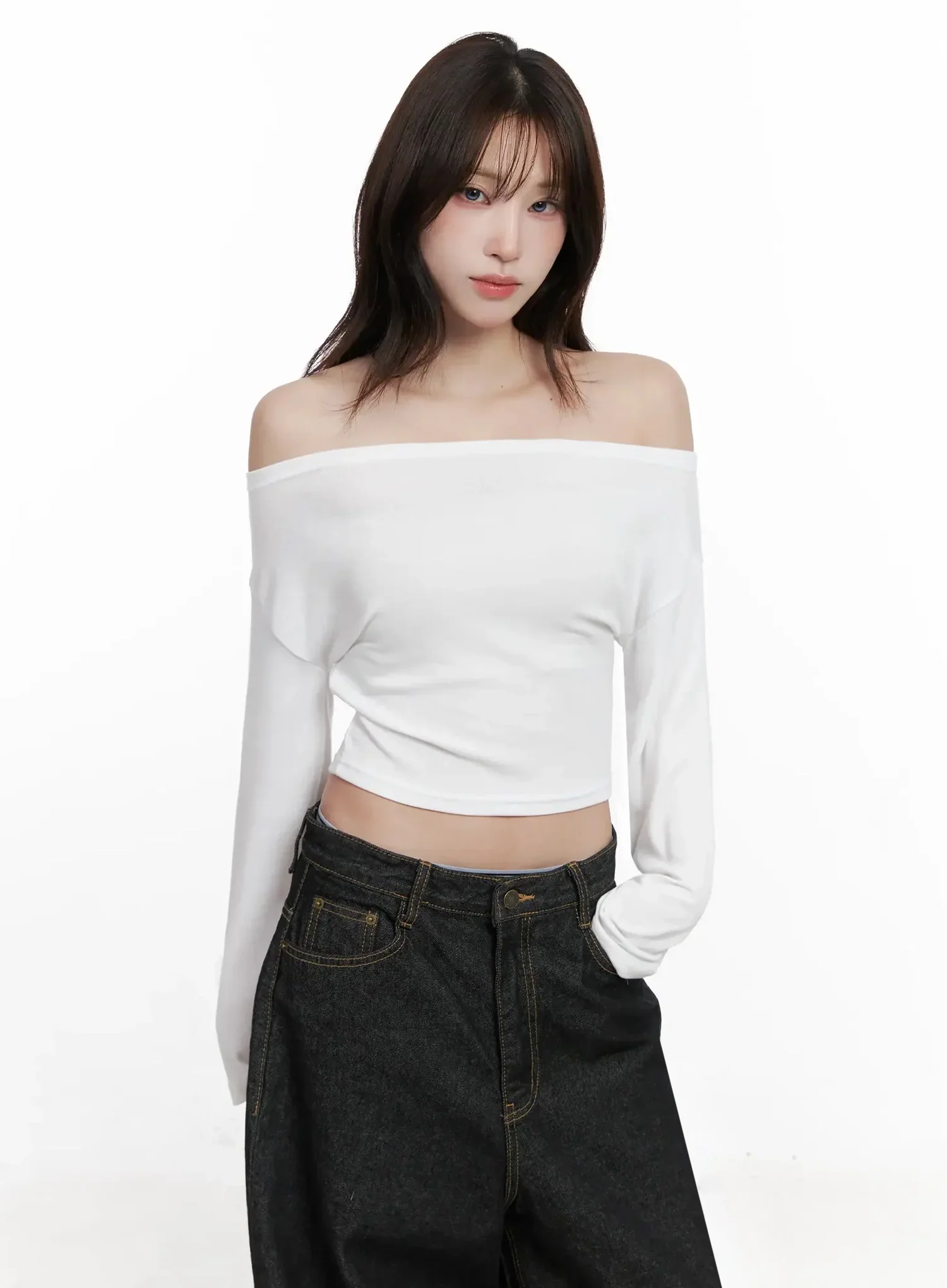 Chic Off-Shoulder Cropped Tee IN514 - Image 3