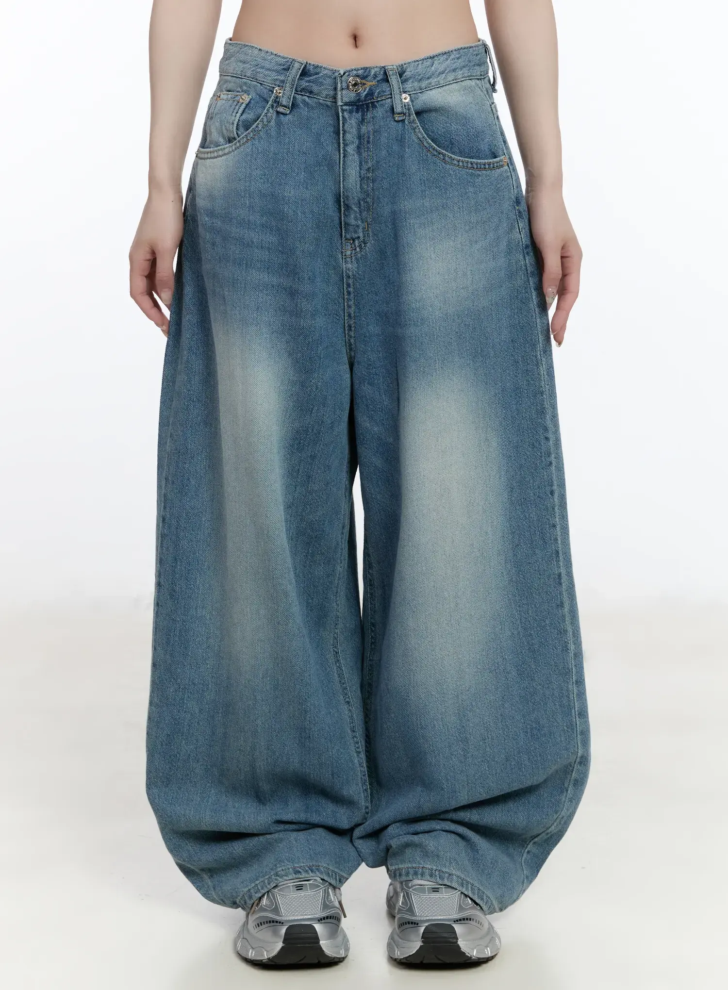 Clar Washed Wide Leg Jeans CA503