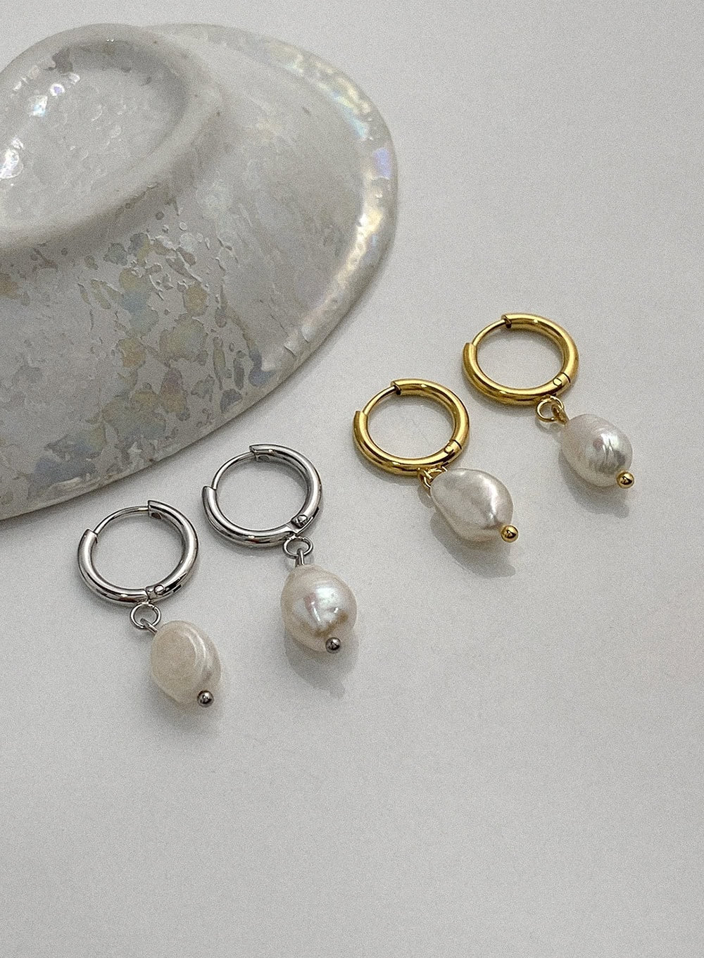 Core Faux Pearl Earrings IA517 - Image 3