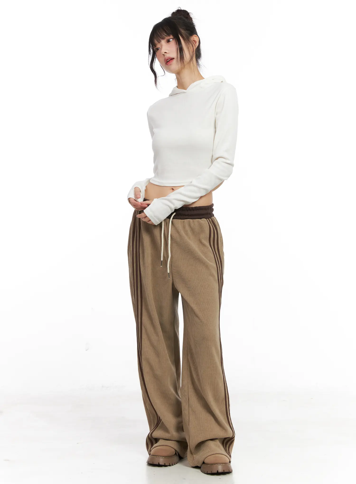 Cozy Cropped Fleece Hoodie CN521 - Image 3