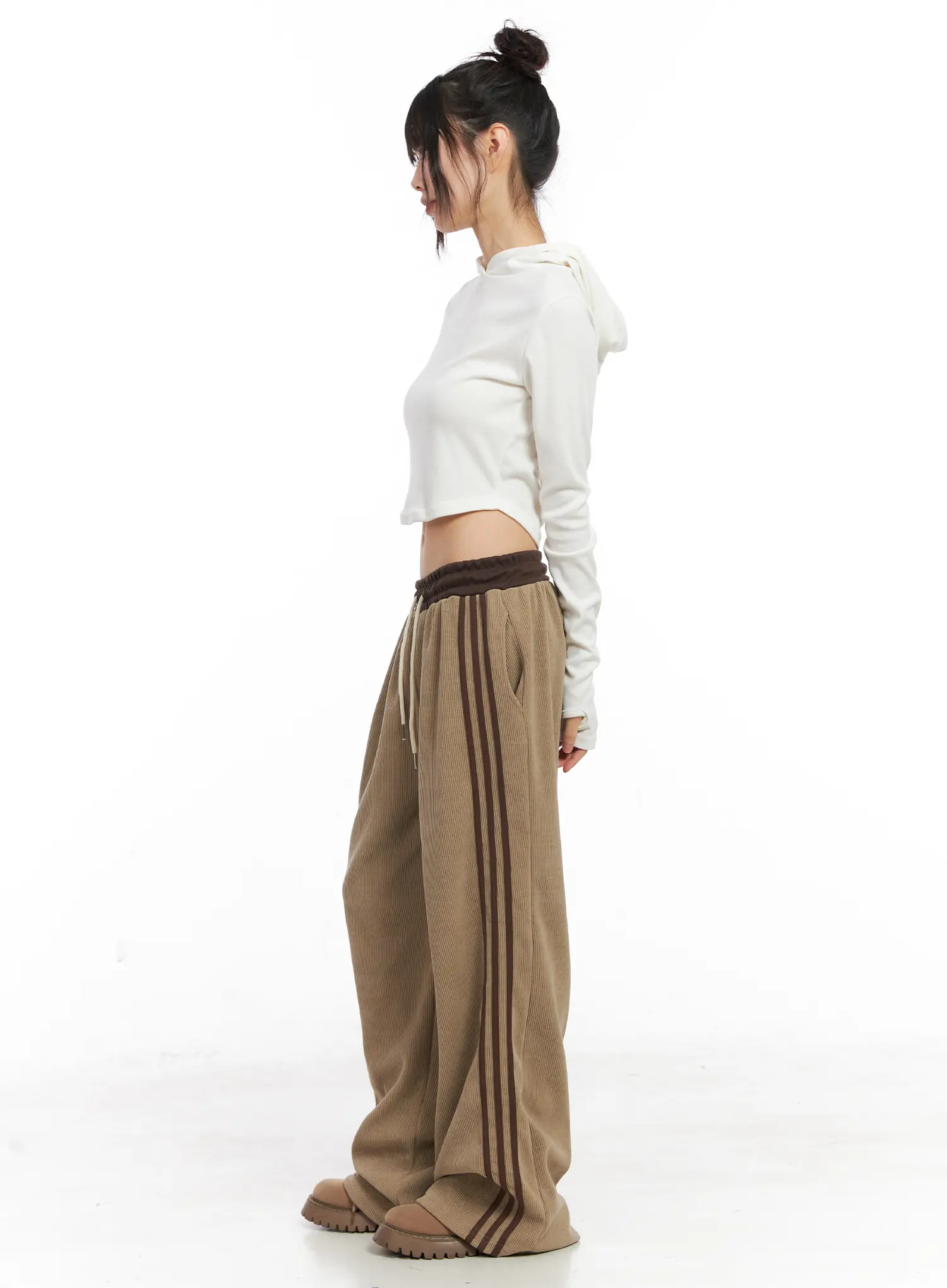 Cozy Cropped Fleece Hoodie CN521 - Image 4