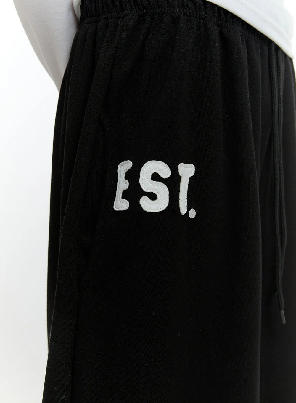Cozy Embroidered Wide-Leg Sweatpants CF506 - Image 7