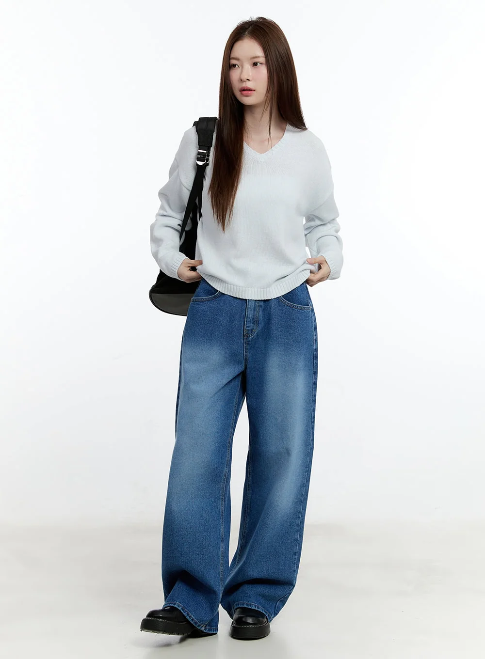 Cozy Relaxed-Fit V-Neck Sweater  CM521
