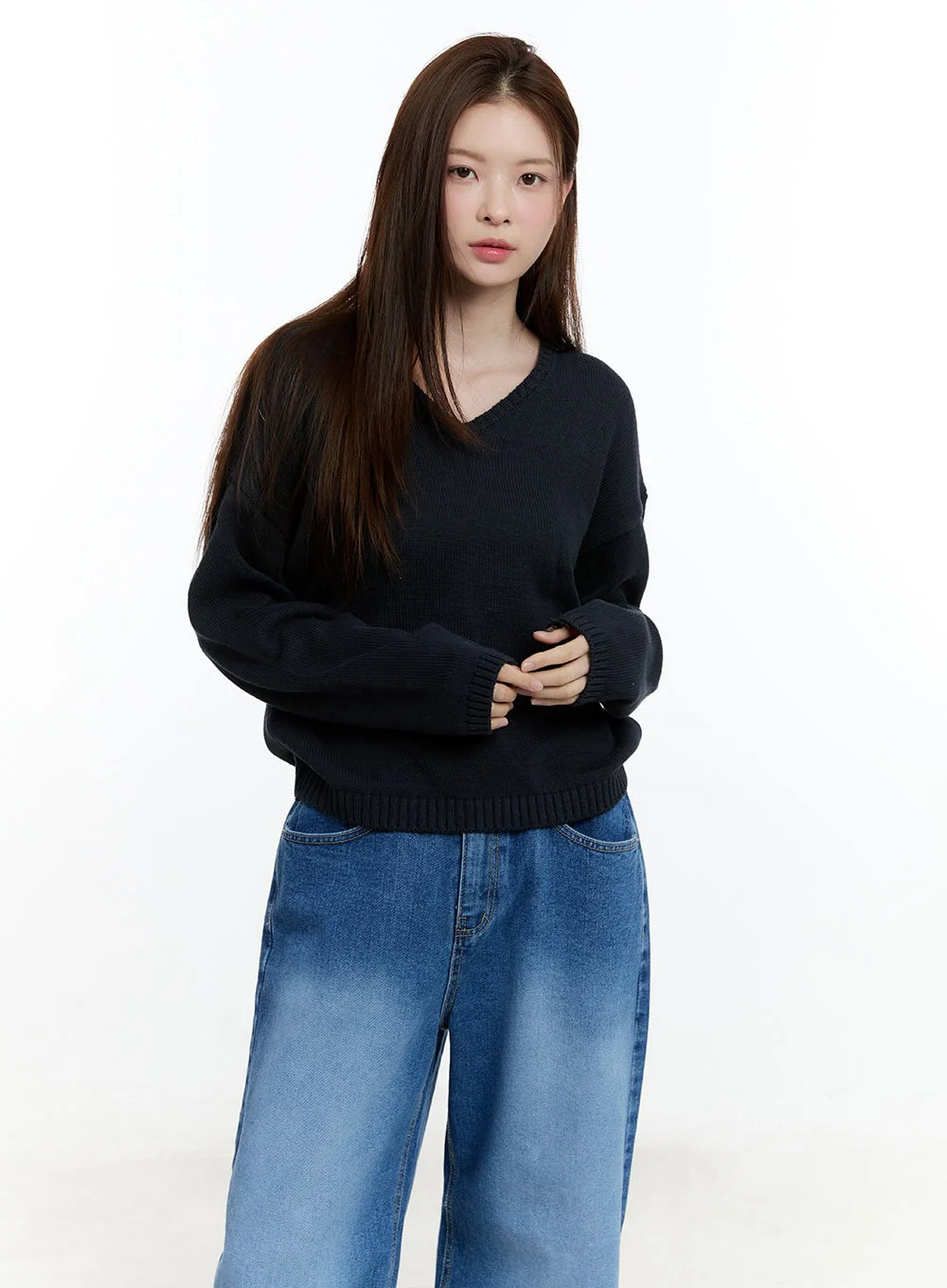 Cozy Relaxed-Fit V-Neck Sweater  CM521 - Image 10