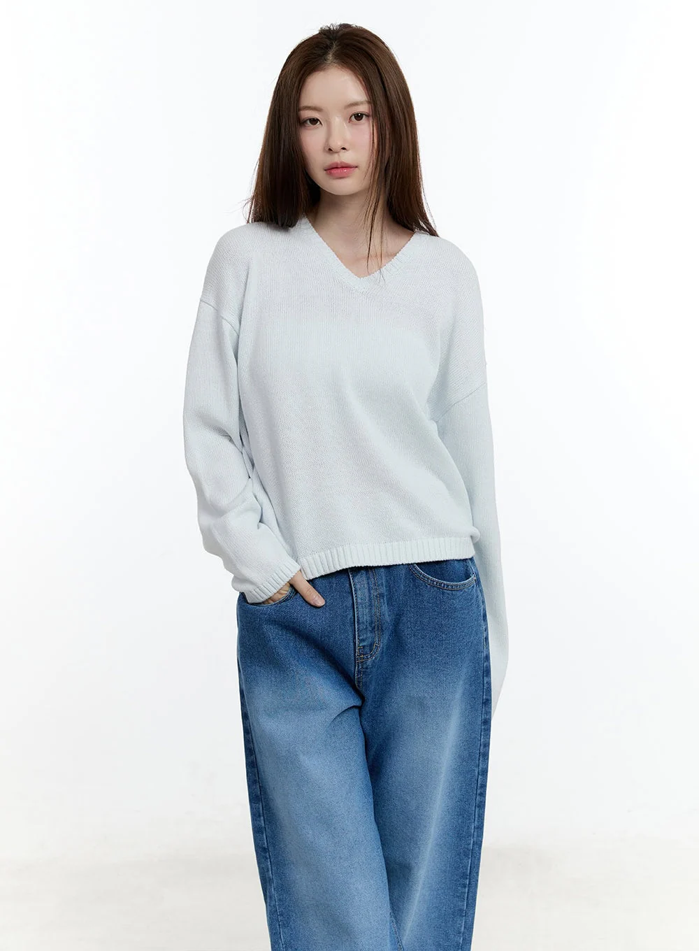 Cozy Relaxed-Fit V-Neck Sweater  CM521 - Image 2