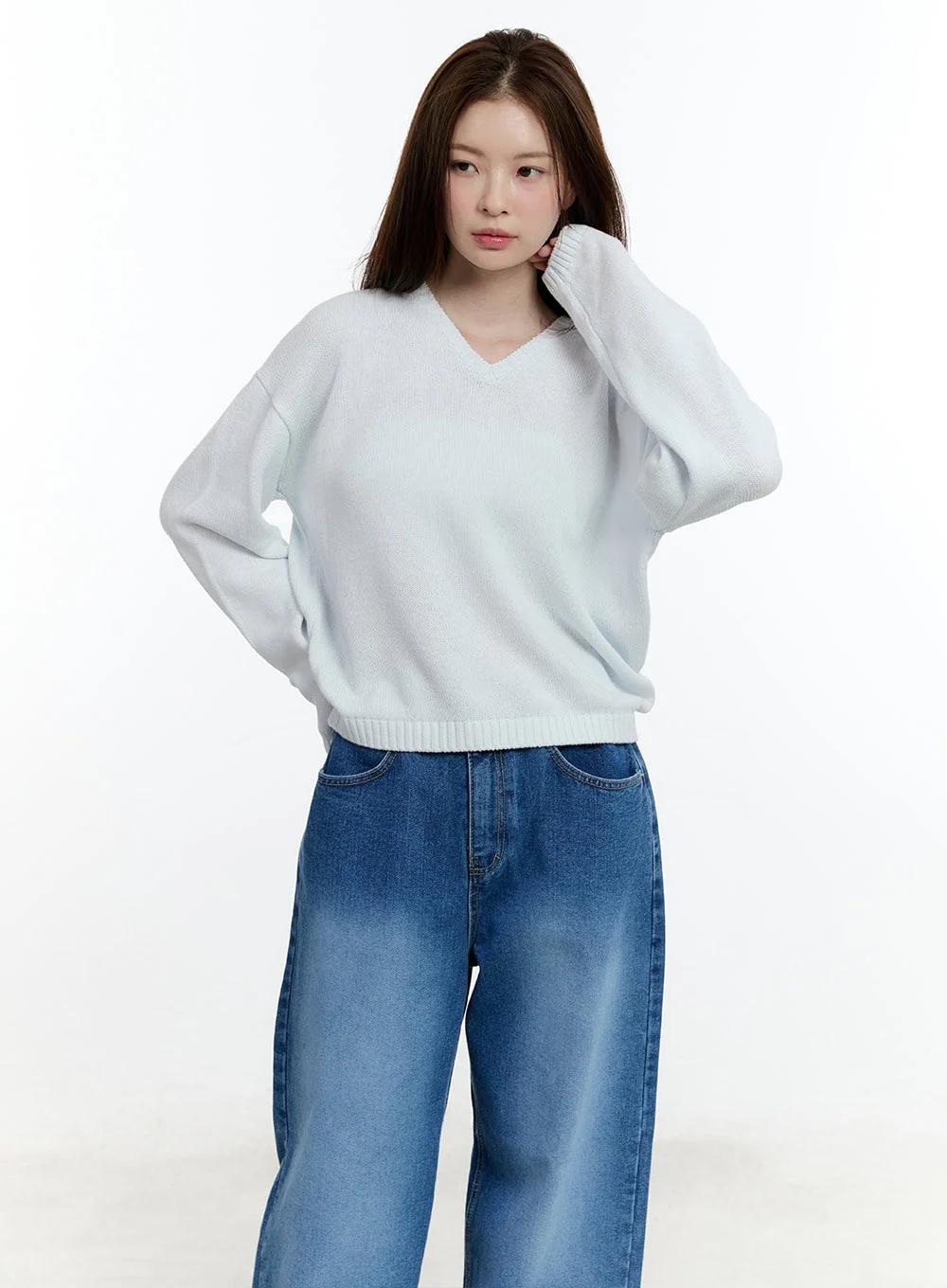 Cozy Relaxed-Fit V-Neck Sweater  CM521 - Image 7
