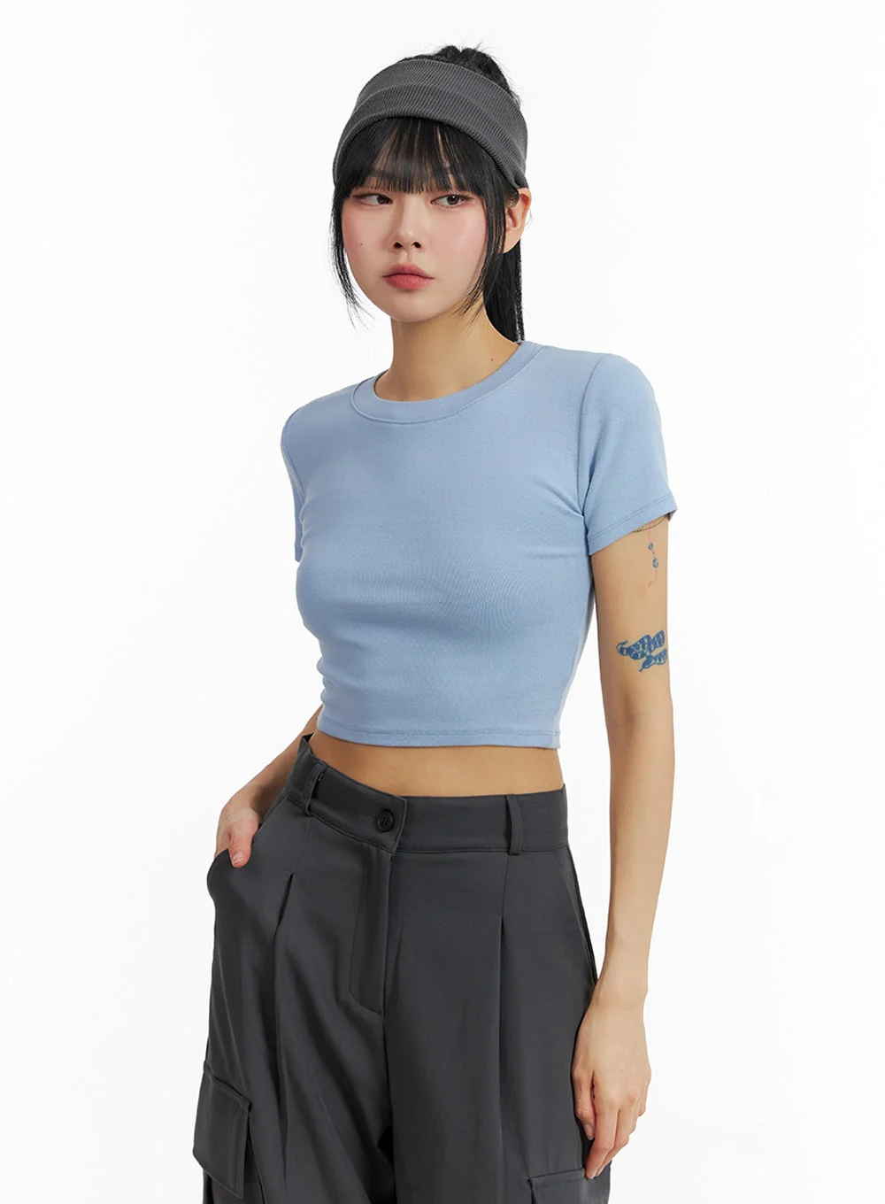 Crew Neck Slim Crop Top IF402 - Image 3