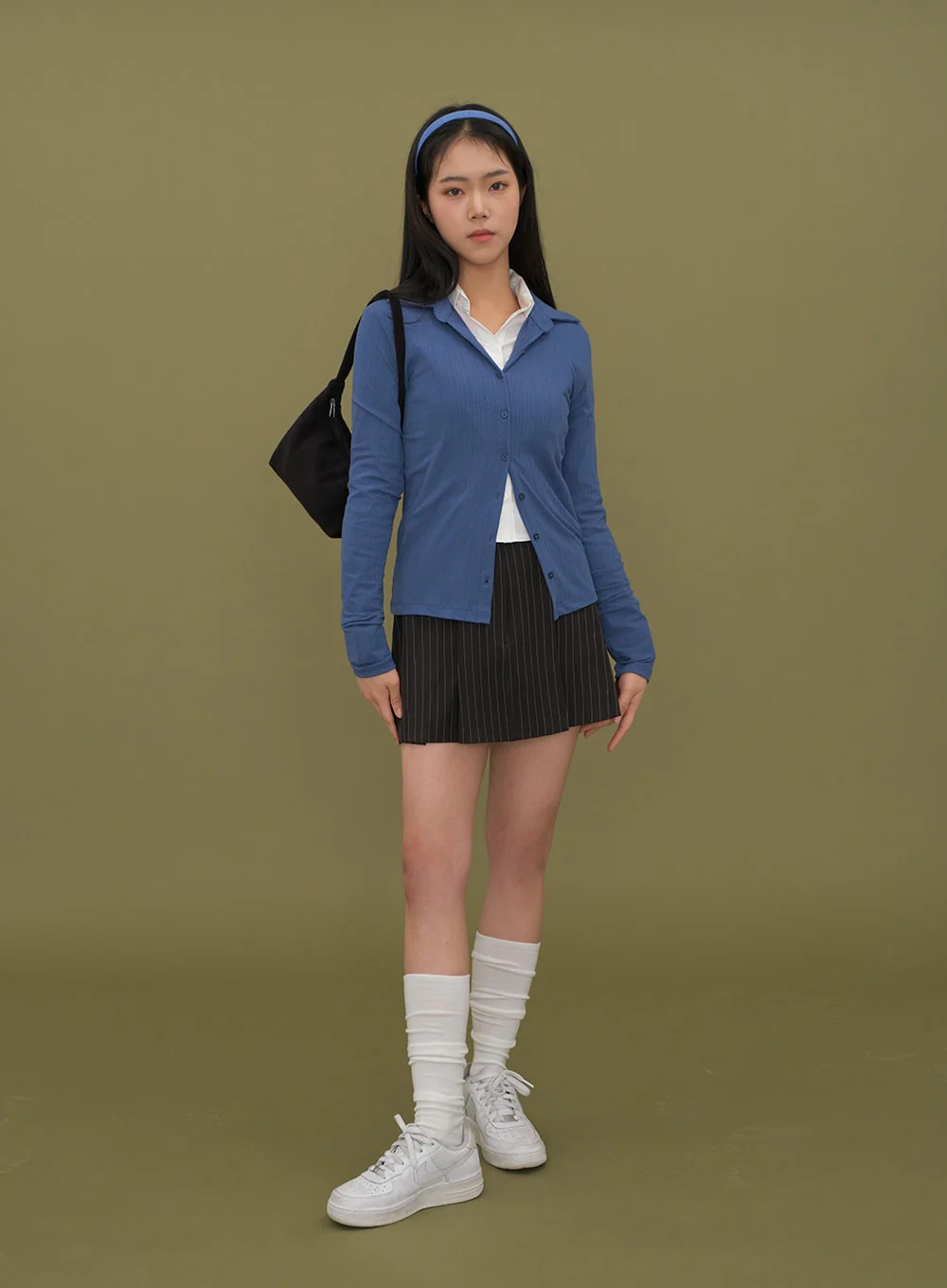Cropped Shirt with Pockets C2601 - Image 3