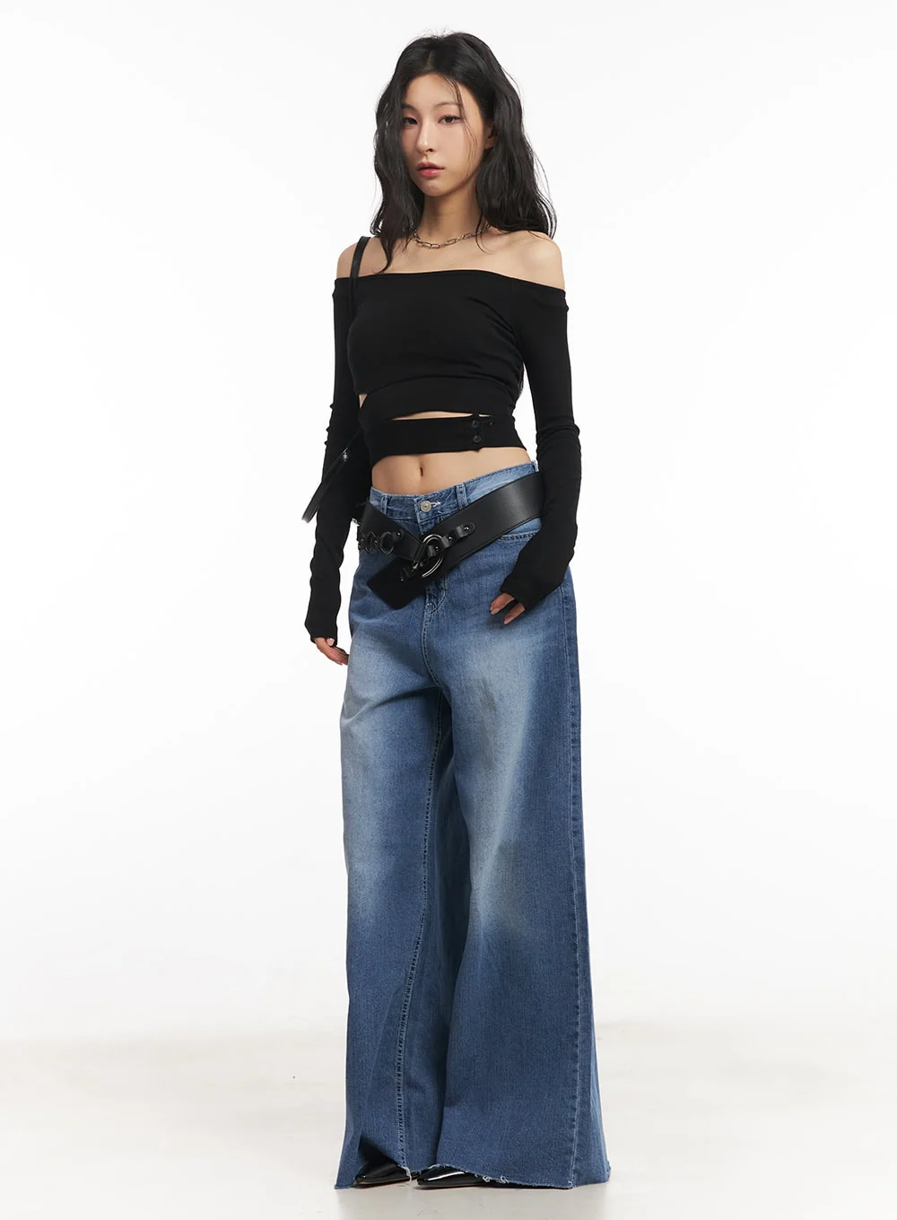 Cut-Out Off-Shoulder Long-Sleeve Crop Top CA504 - Image 4