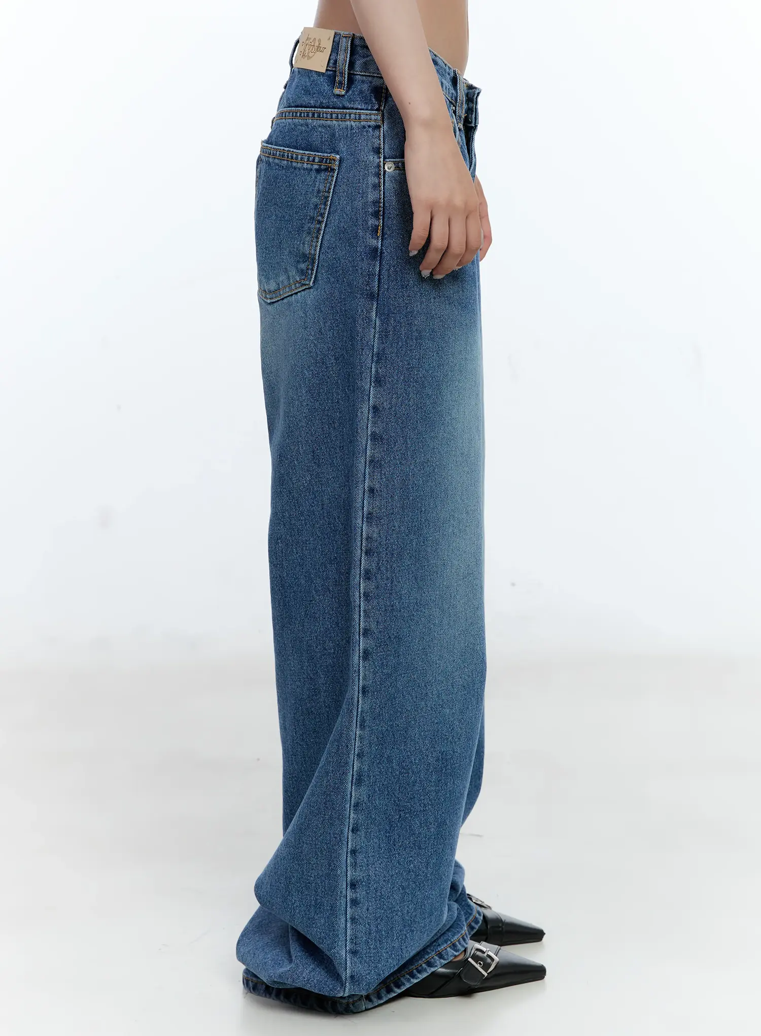 Dahye Washed Relaxed-Fit Denim Jeans CL530 - Image 5
