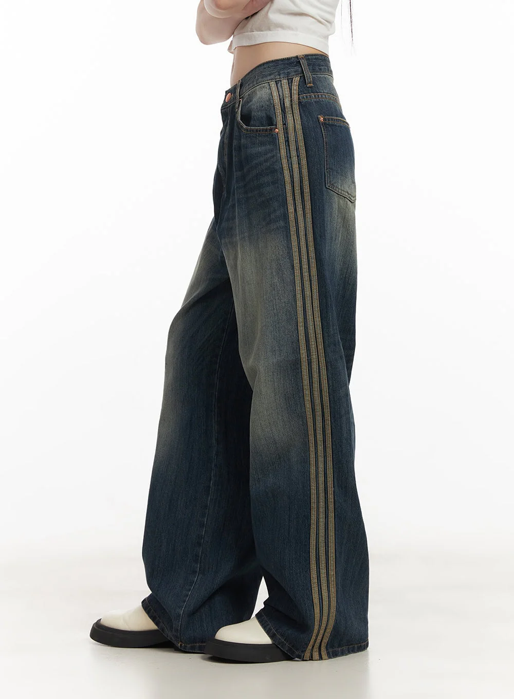 Daisee Striped Wide-Leg Jeans CF518 - Image 4