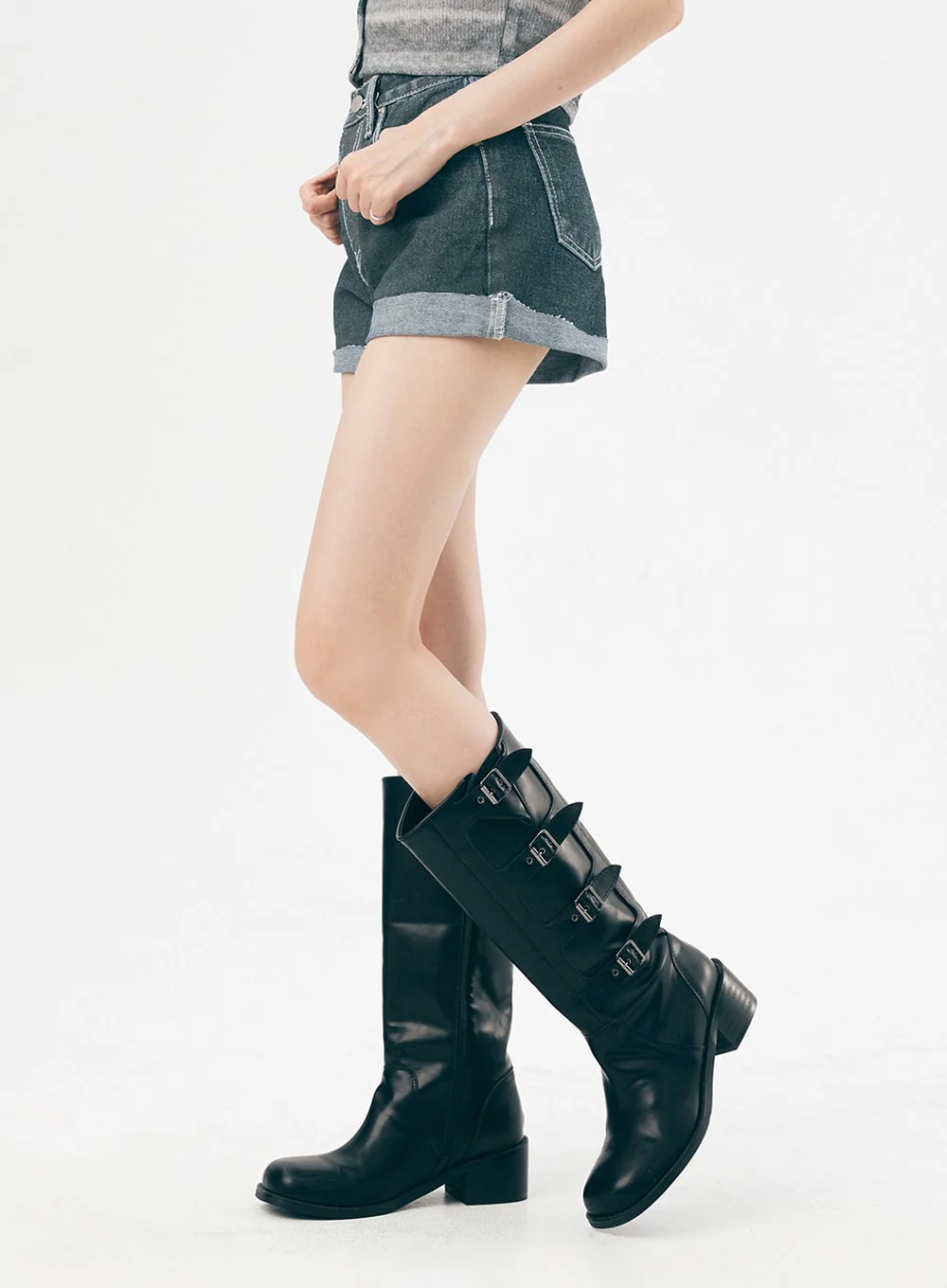 Dark Wash Denim Shorts IL307 - Image 4