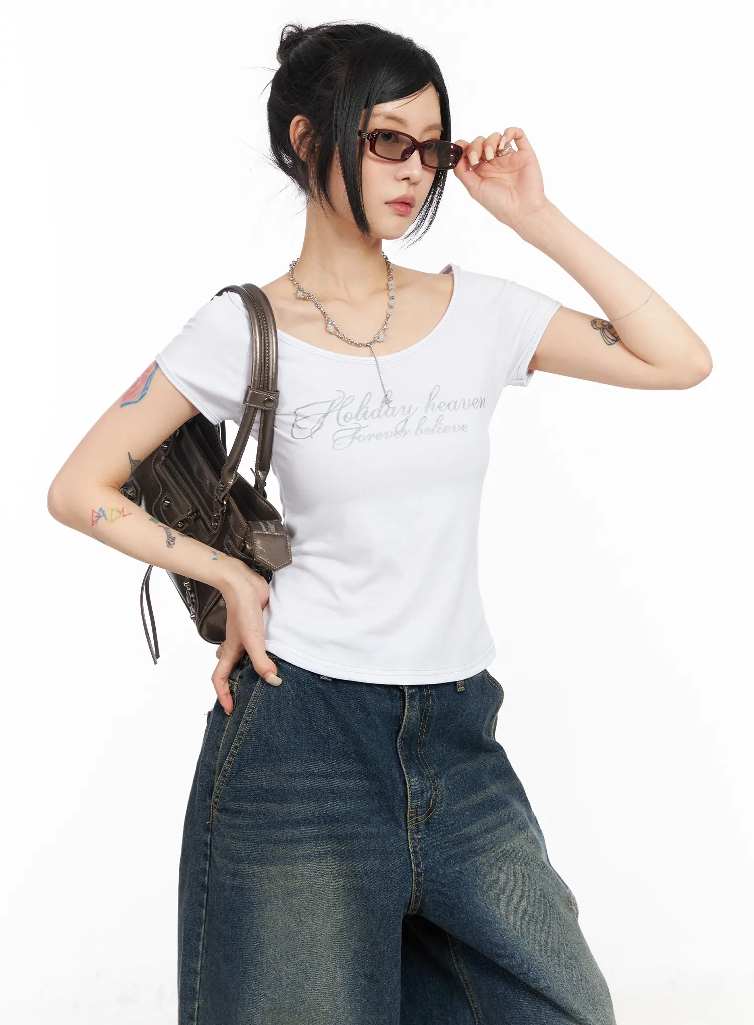 Deep U-Neck Graphic Tee CM516