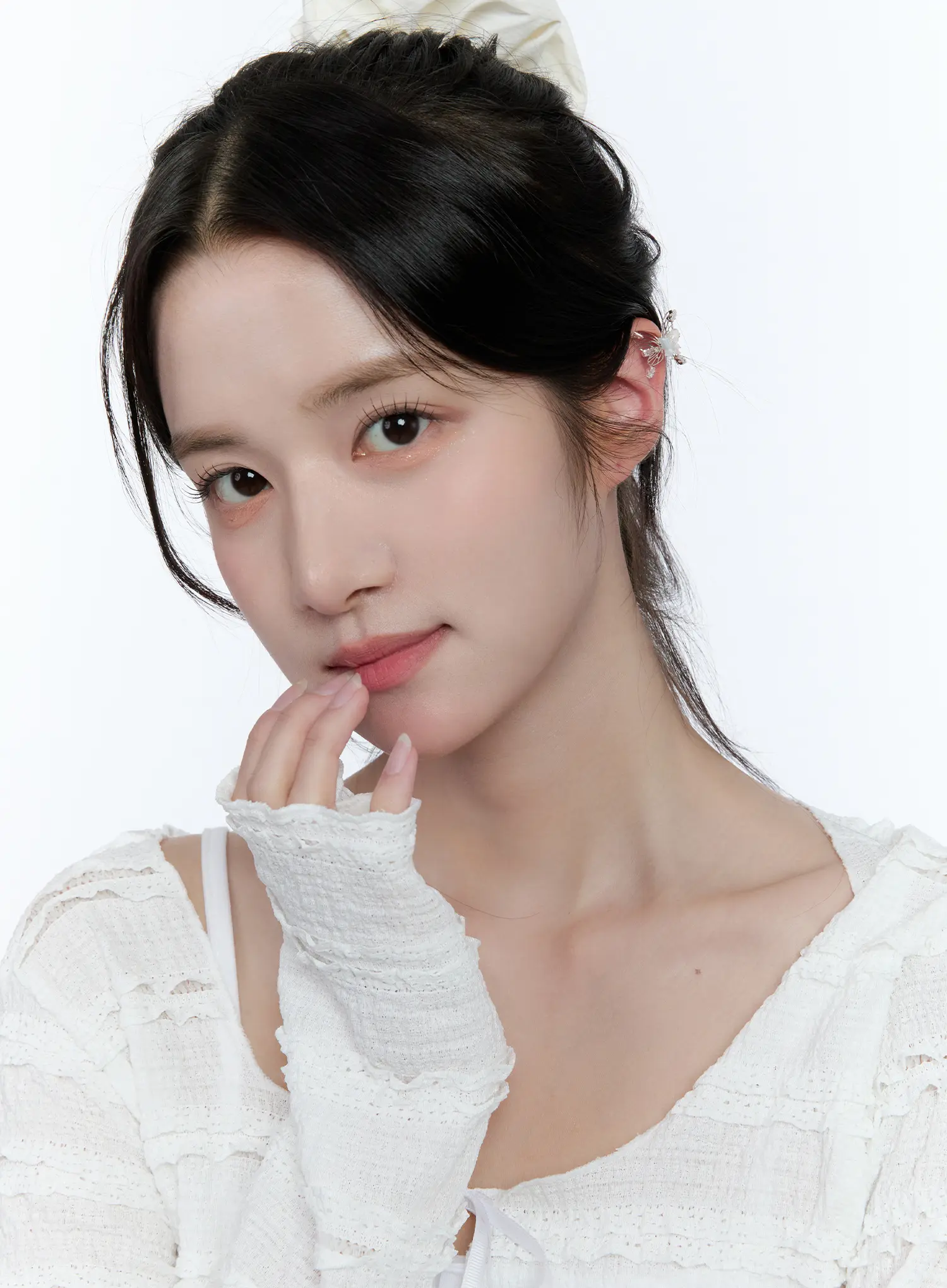 Delicate Butterfly Ear Cuff CG514 - Image 3