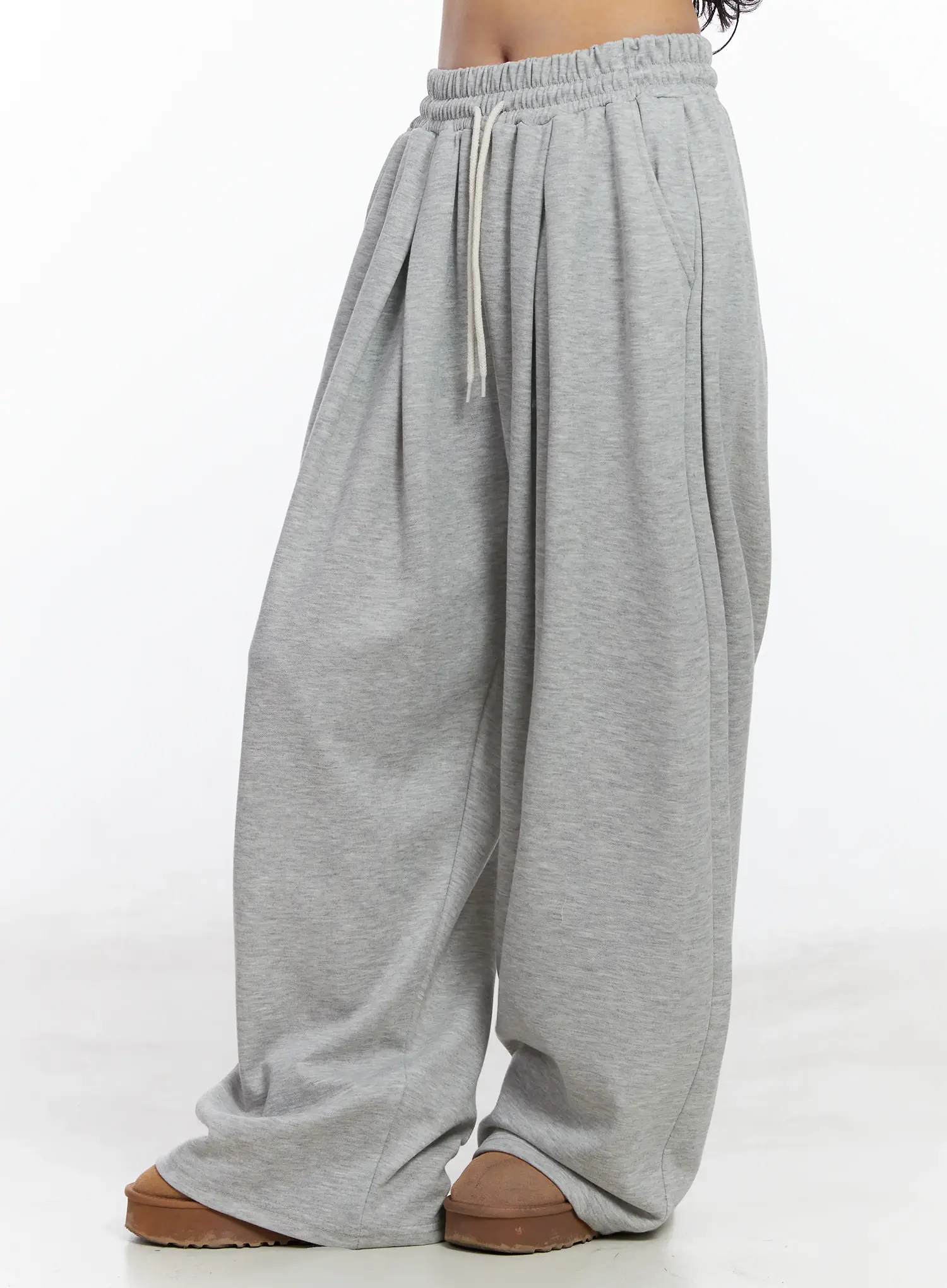 Double-Pleated Wide Sweatpants IJ529 - Image 5