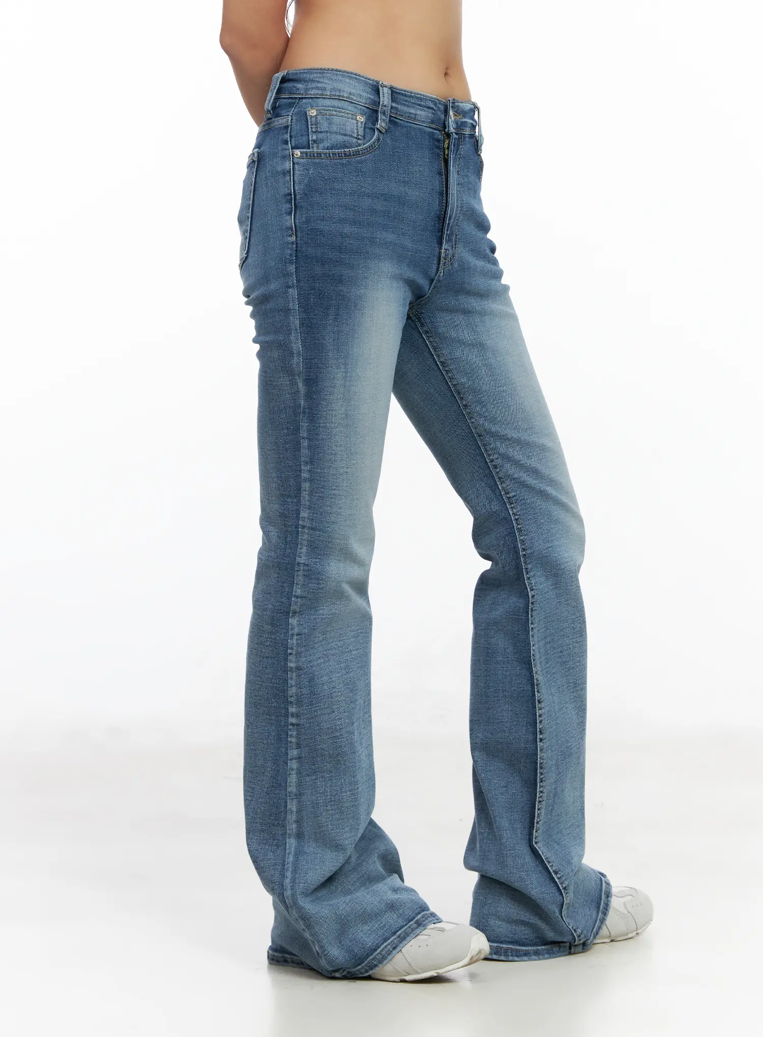 Dylan Medium Wash Flared Jeans CF513 - Image 5