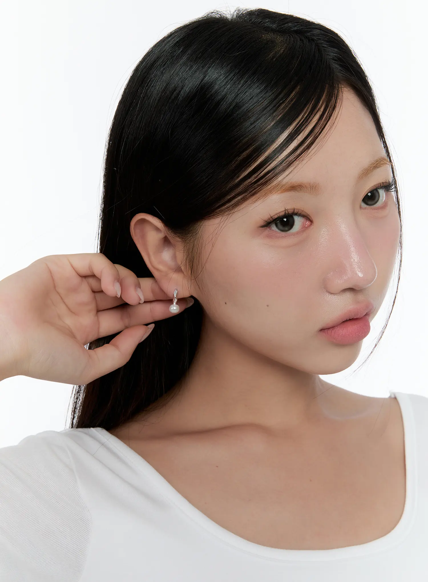 Elegant Twist Faux Pearl Earrings CS518 - Image 2