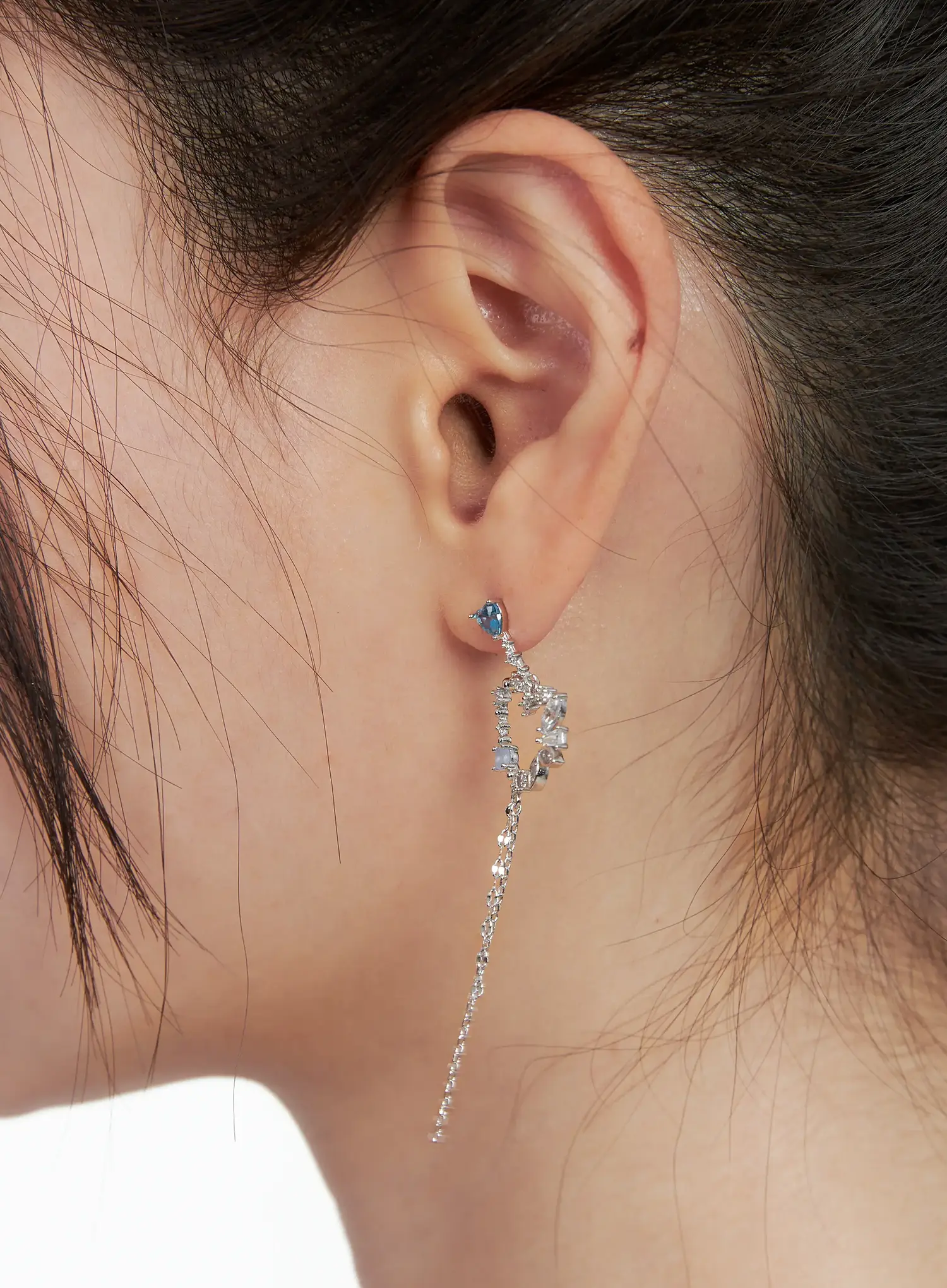 Elegant Wing Drop Earrings IN510 - Image 4