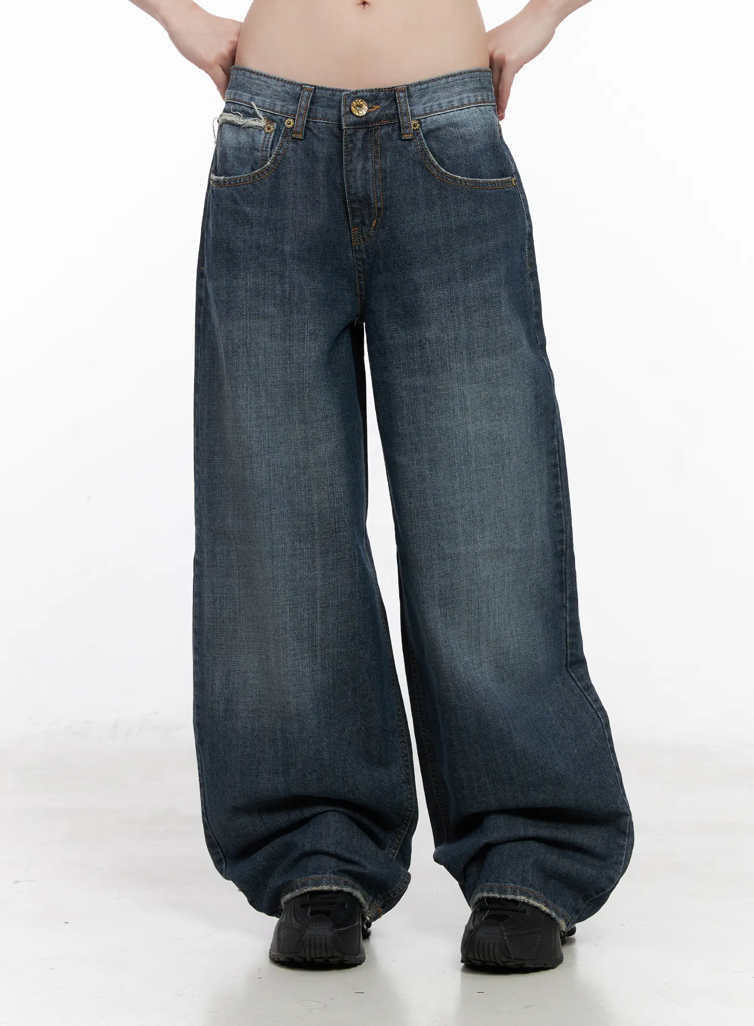 Elowyn Low-Rise Baggy Jeans CN510 - Image 9
