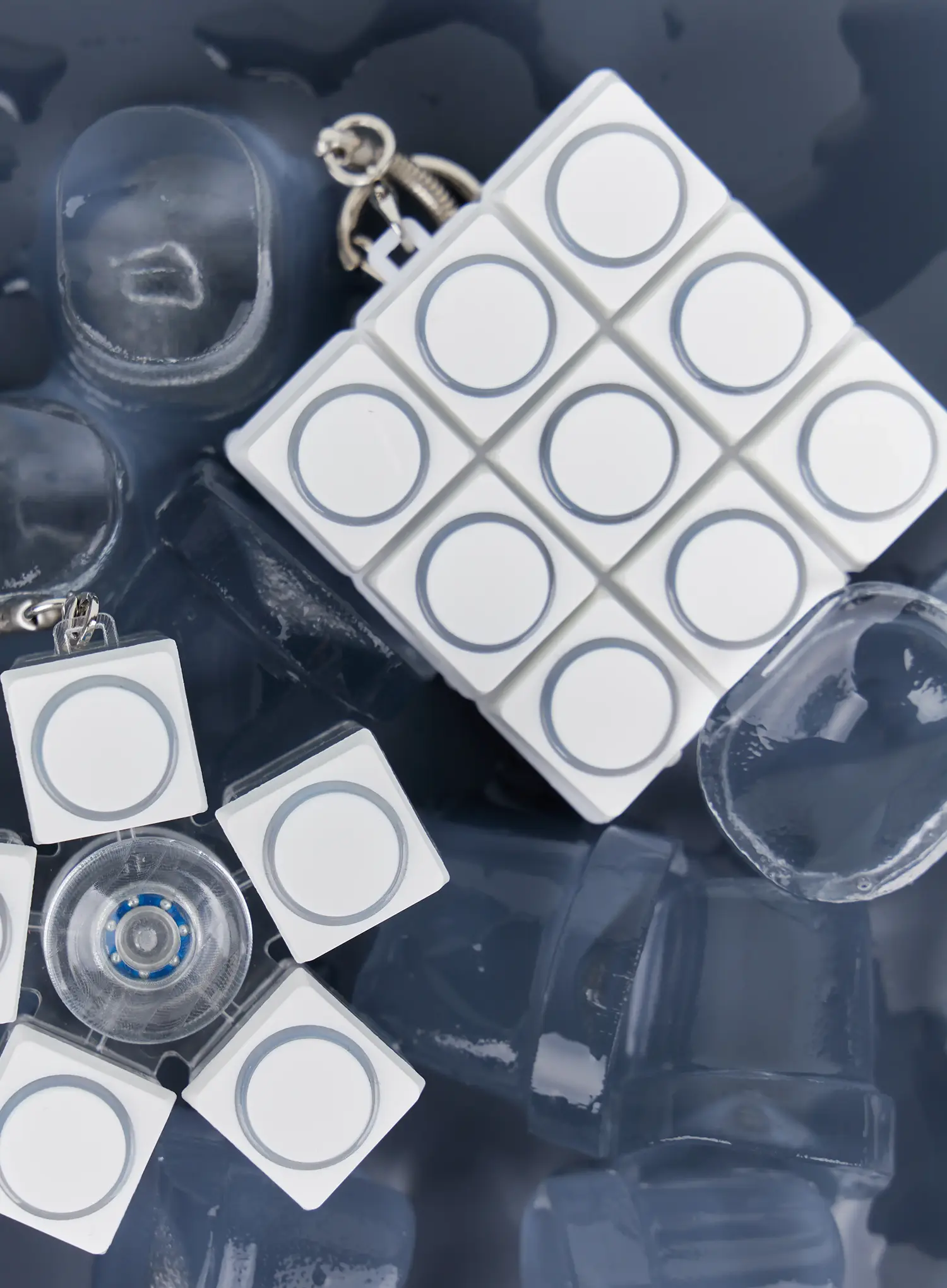 Embossed Circle 9-Keycap Keychain IA524 - Image 2