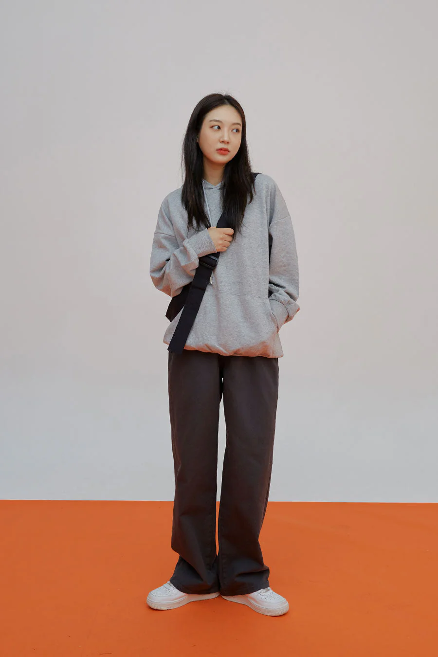Essential Hoodie J23 - Image 4