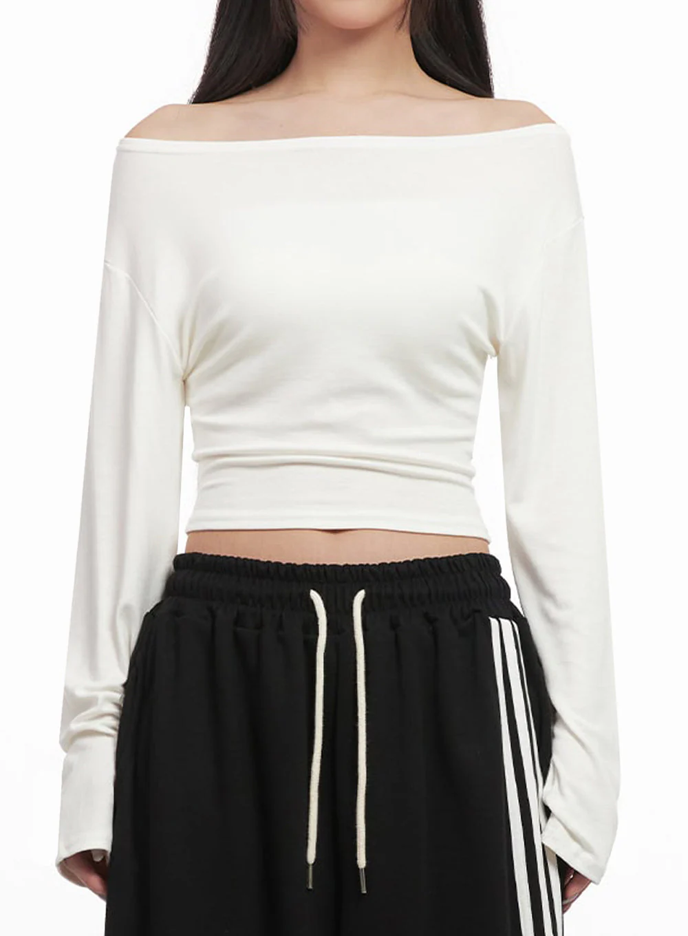 Essential Off-Shoulder Long-Sleeve Crop Top IM524 - Image 3